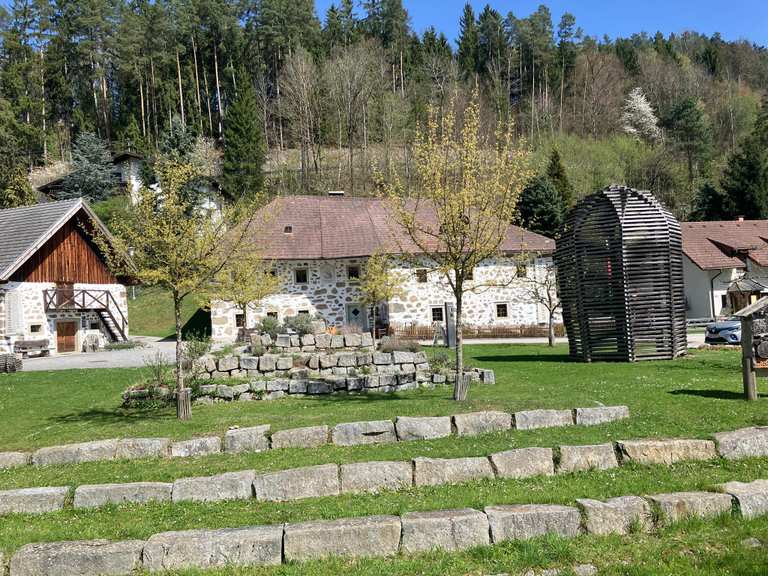 Hirschbach Farm Furniture Museum – Hiking & Cycling Routes | Komoot