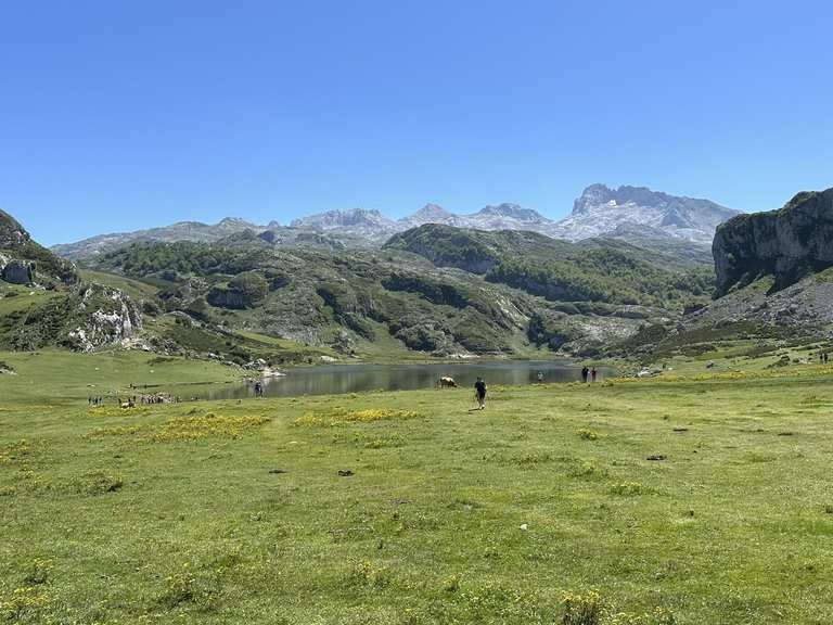 Covadonga Lakes Road Cycle Routes and Map | Komoot