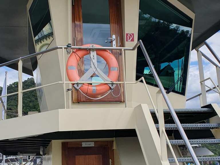 DreiBurgenBlick View of Katz Castle loop from St. Goarshausen