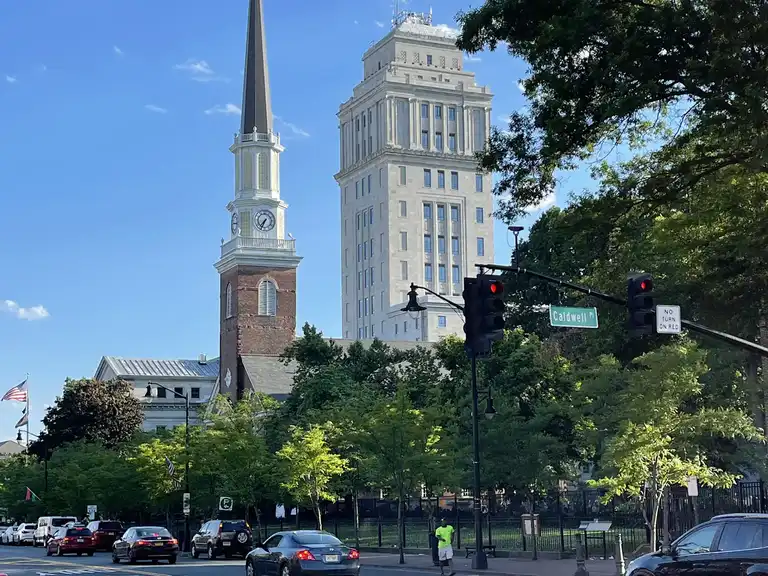 Downtown Elizabeth to Veteran's Memorial Waterfront Park Path loop ...
