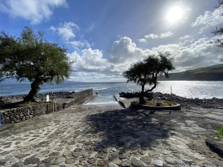 ribeirinha-and-miradouro-do-ribeiro-seco-circular-route-on-the-island