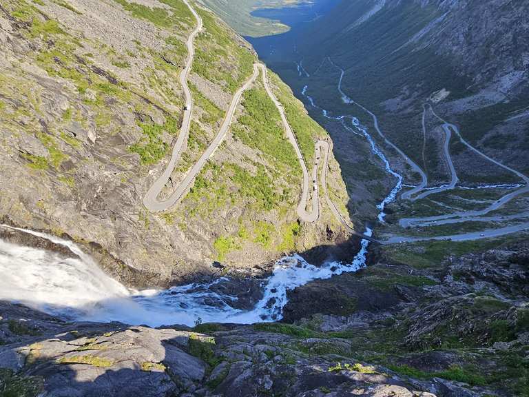 Bispevatnet – Trollstigen Visitor Center loop from Rauma | hike