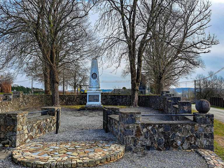 Monument aux morts, Felenne: Wanderungen und Rundwege | komoot