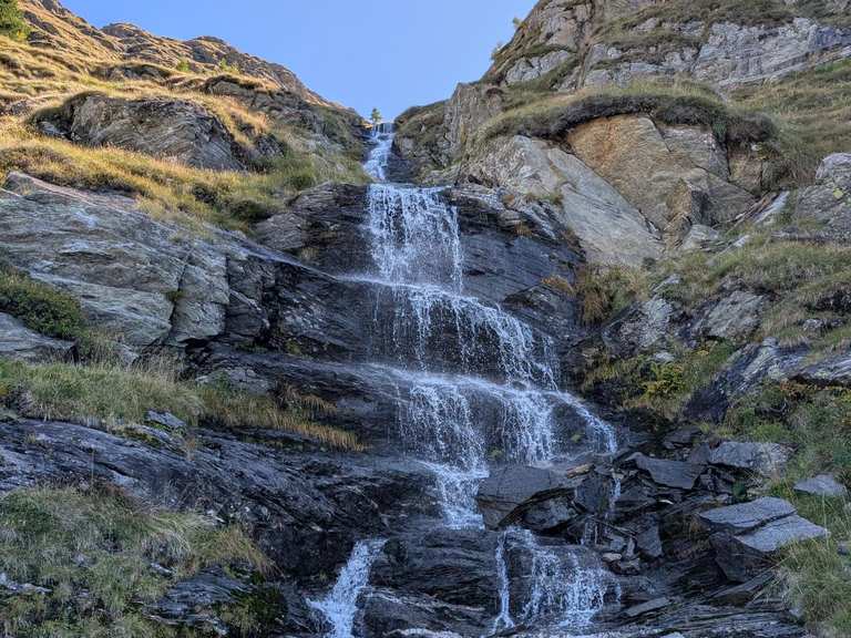 premana-trail-lower-deleguaggio-lake-routes-for-walking-and-hiking