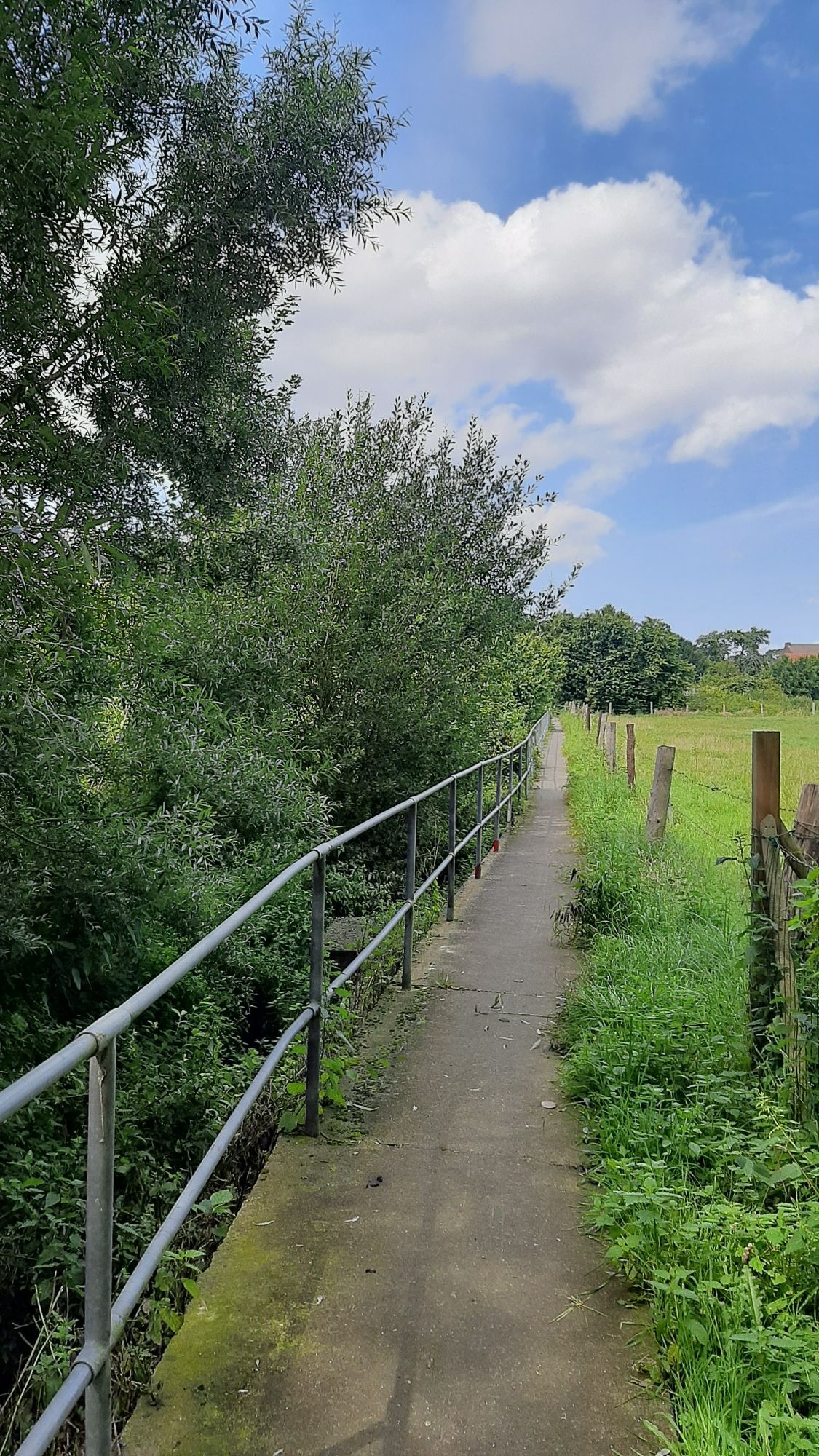 op weg naar Linsmeau 
