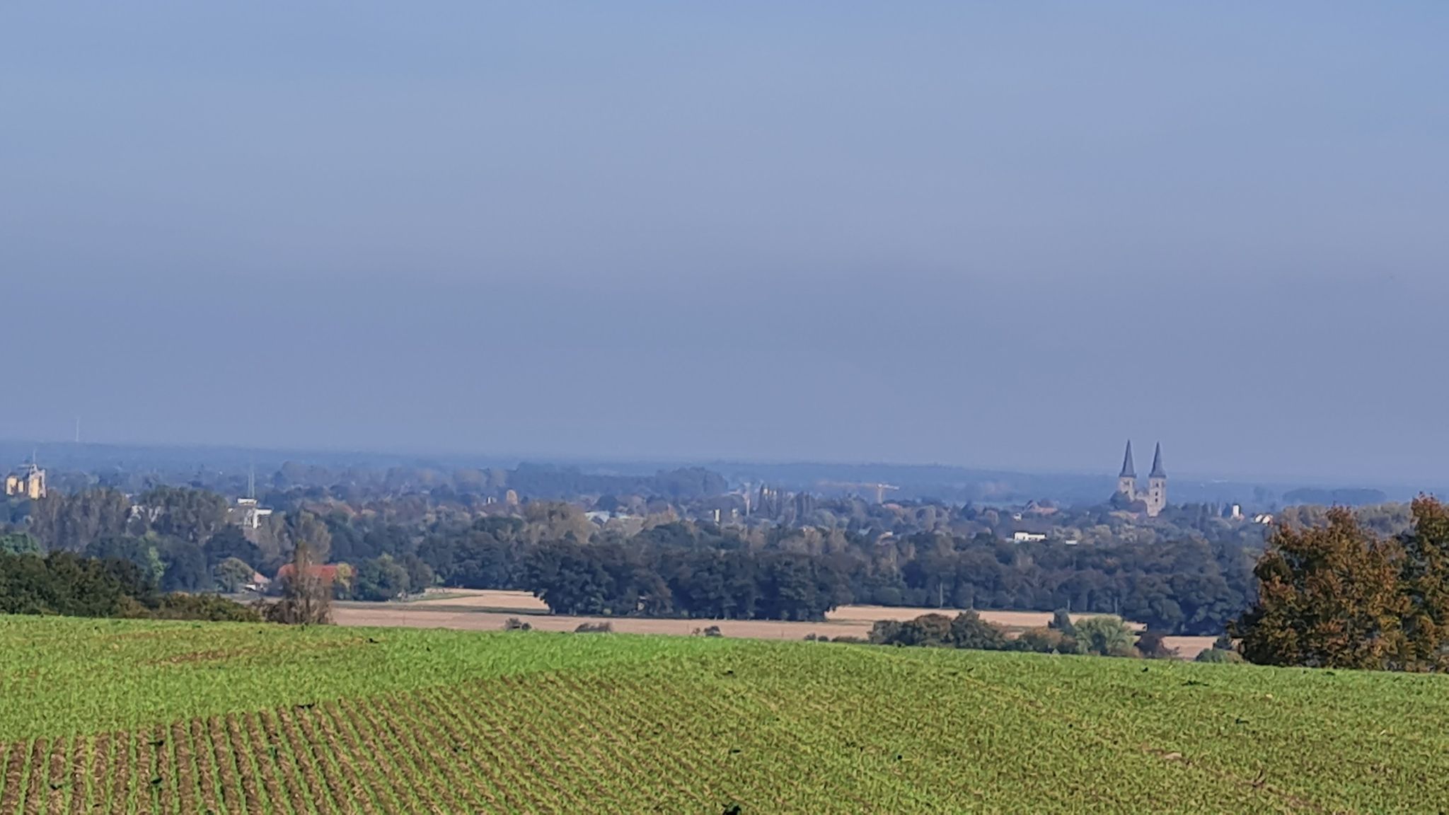 Im Hintergrund der Xantener Dom