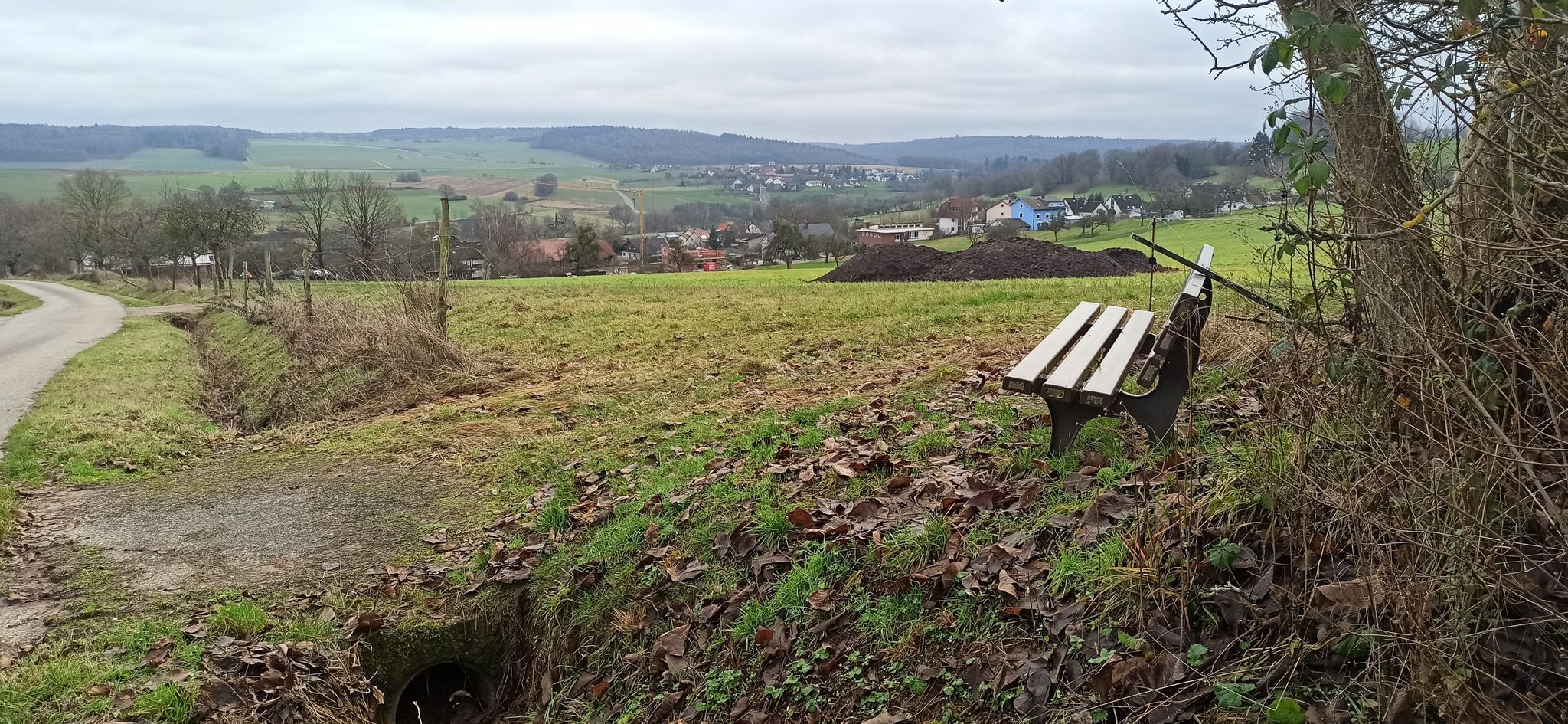 oberhalb von Gottersdorf/Blick auf Gottersdorf und Gerolzahn