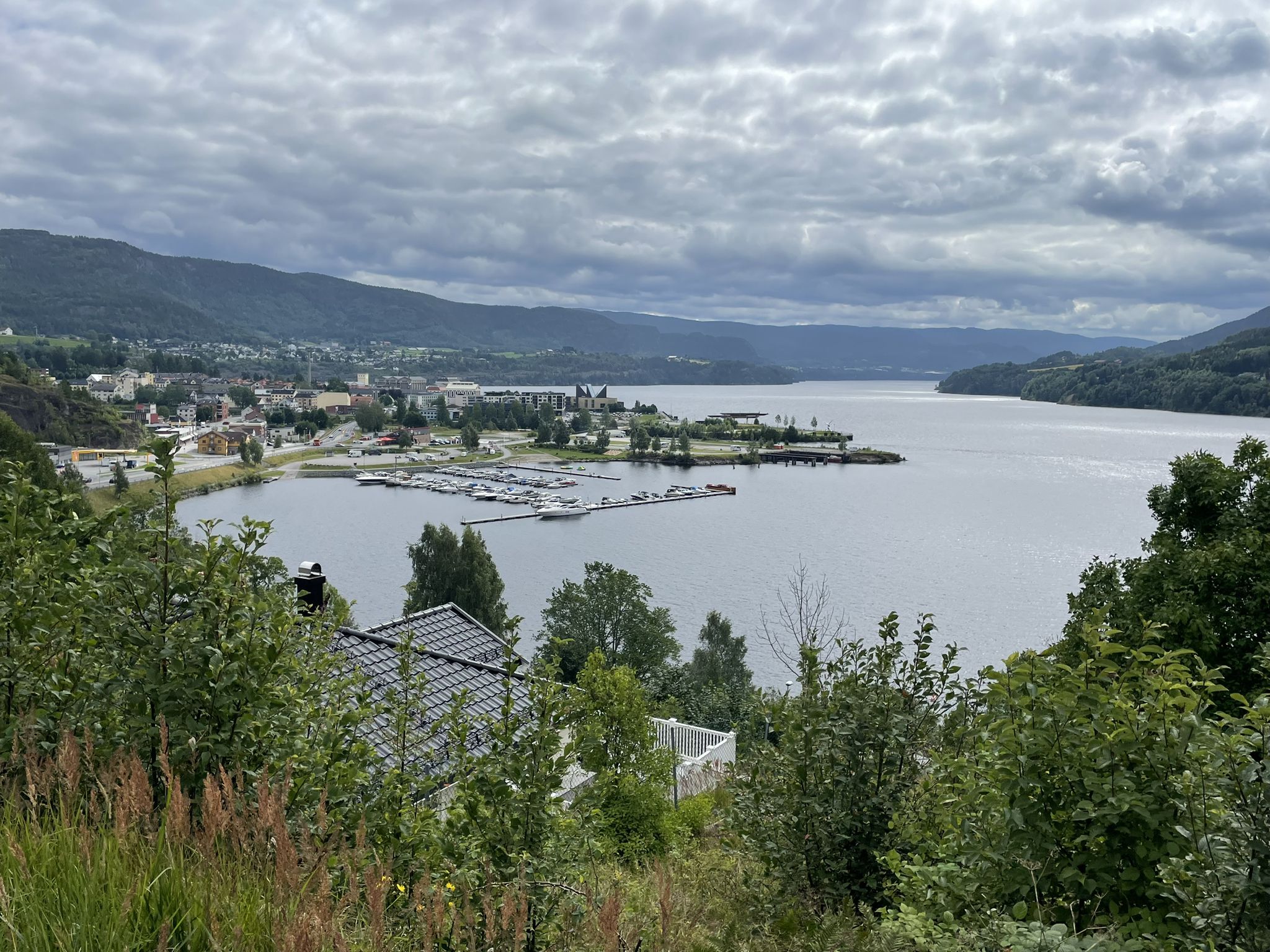 Utsikt mot Heddalsvannet og Notodden