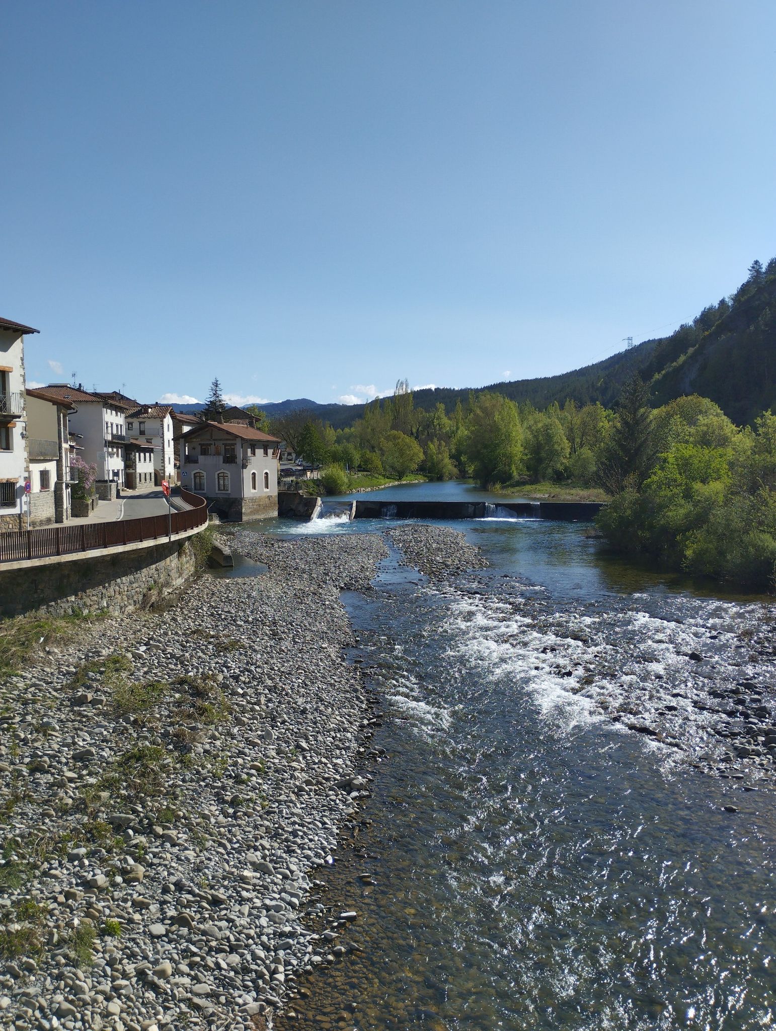 río Esca en Burgui