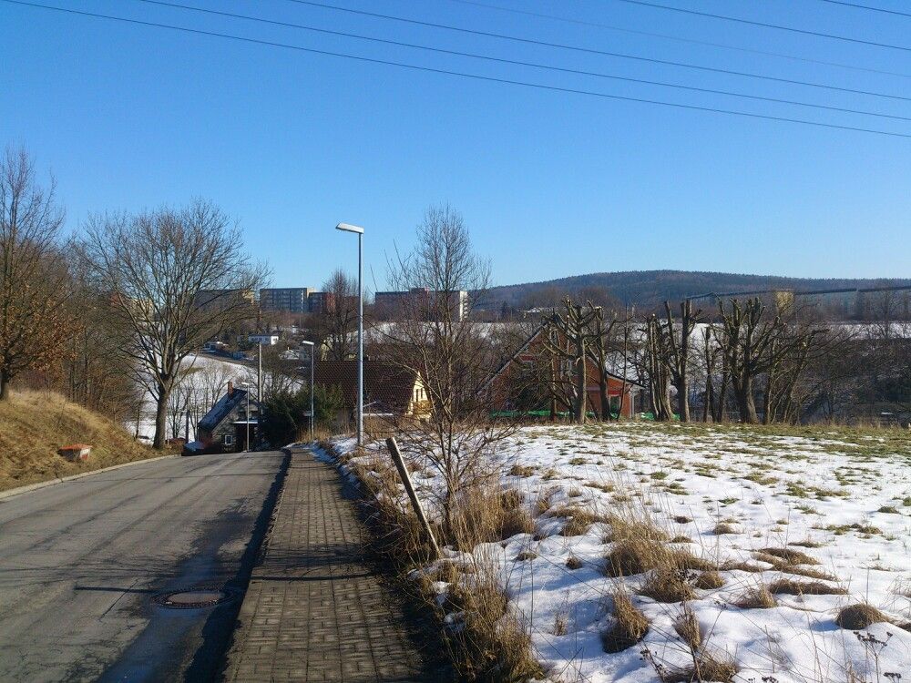 Strasse Vom Gewerbegebiet alberoda zum Neubauviertel 