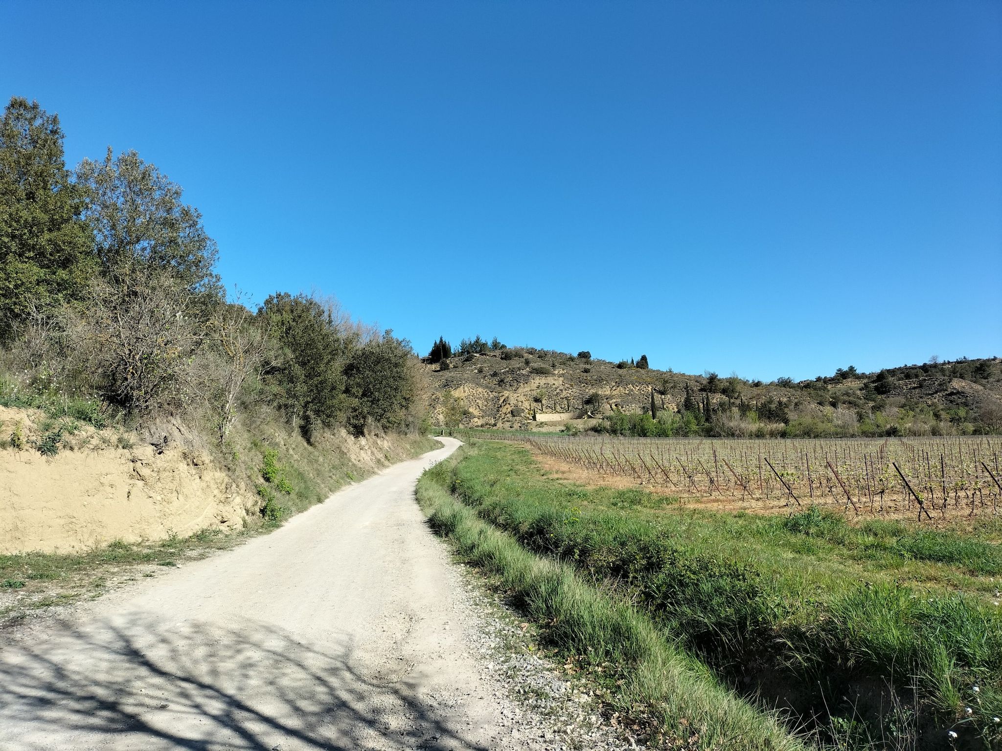 Le théâtre vu du pont sur la Corneilla