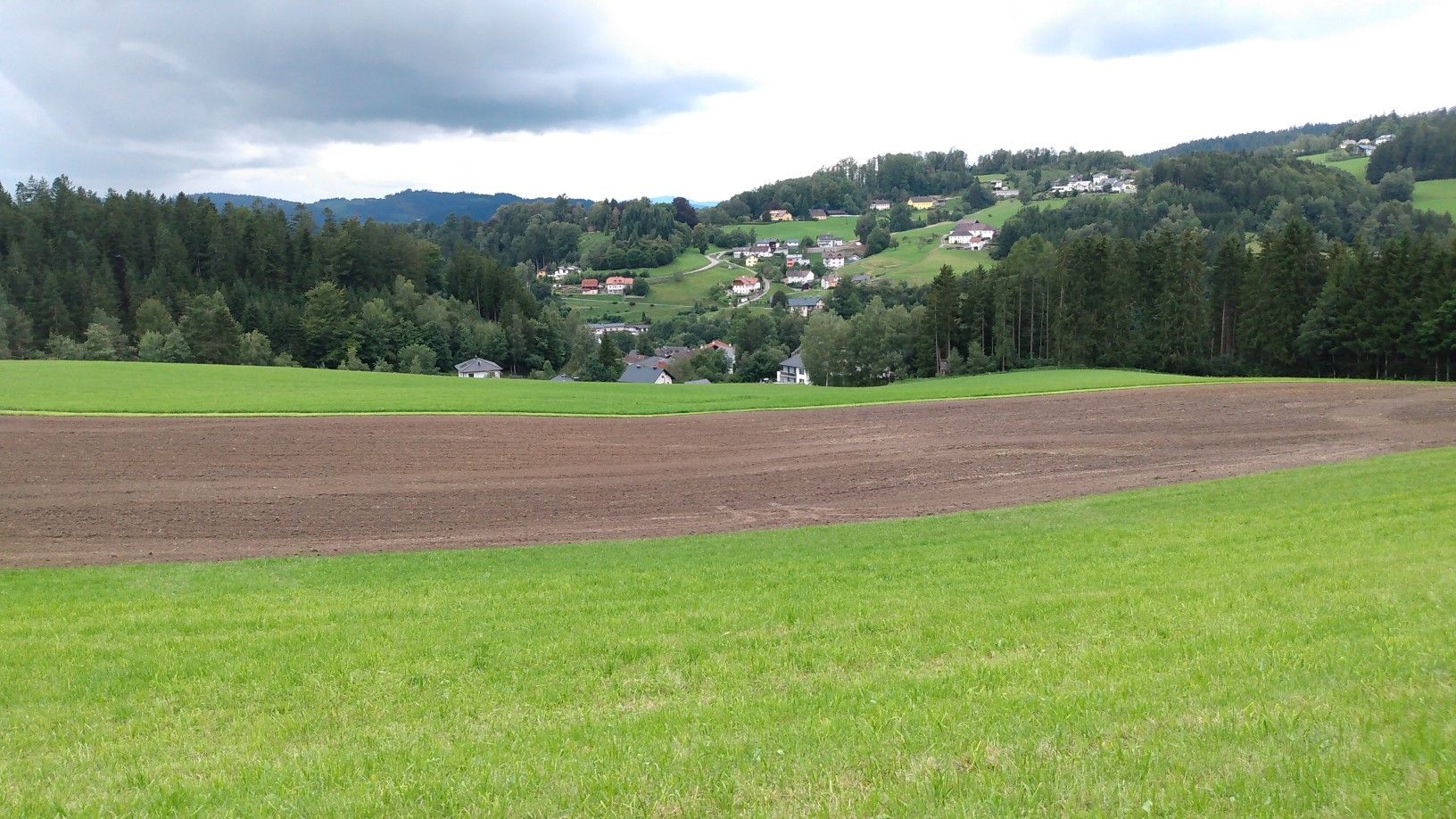 erste Steigung erklommen, Blick auf Helfenberg