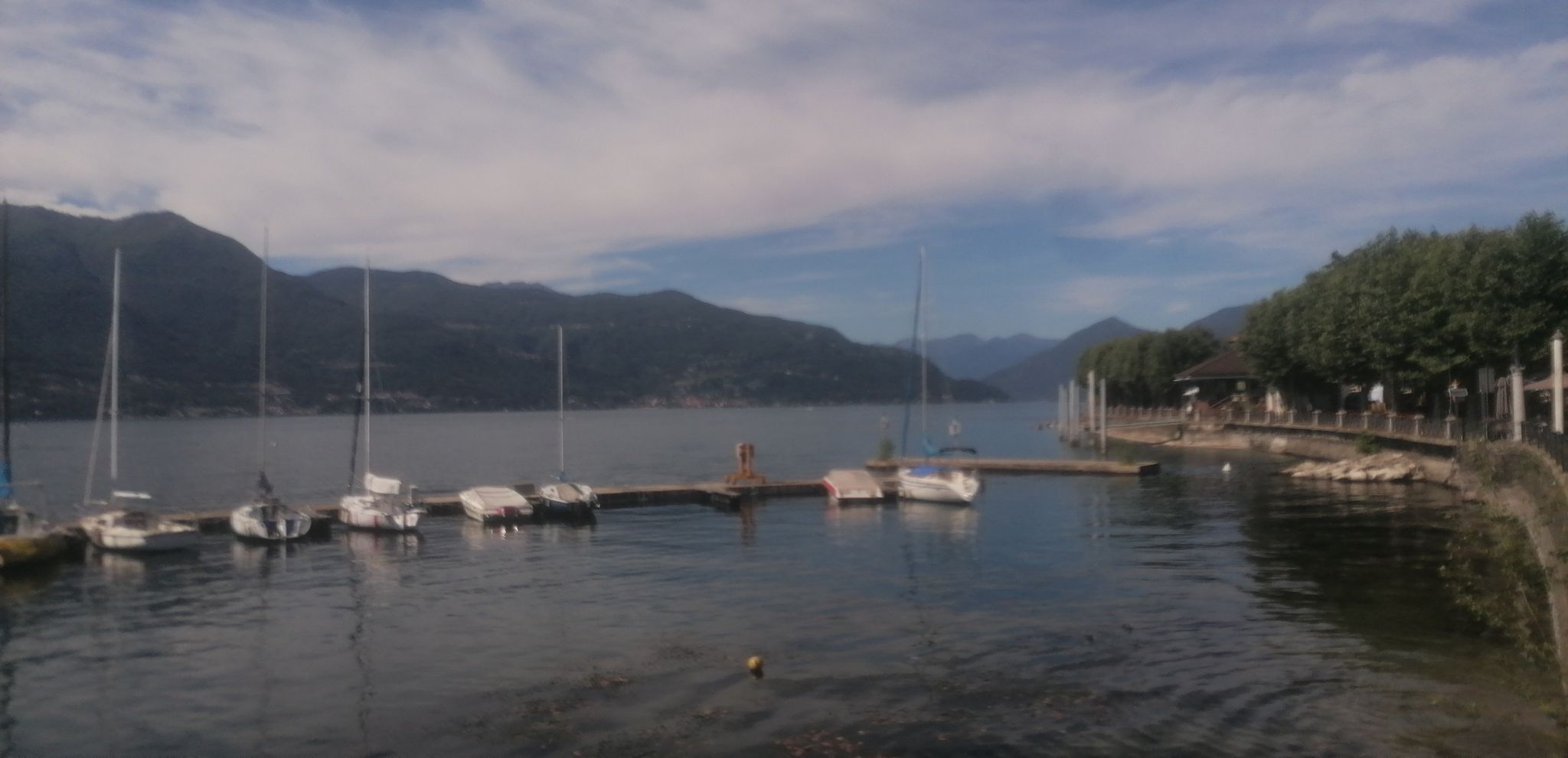 Hafen von Valtravaglia