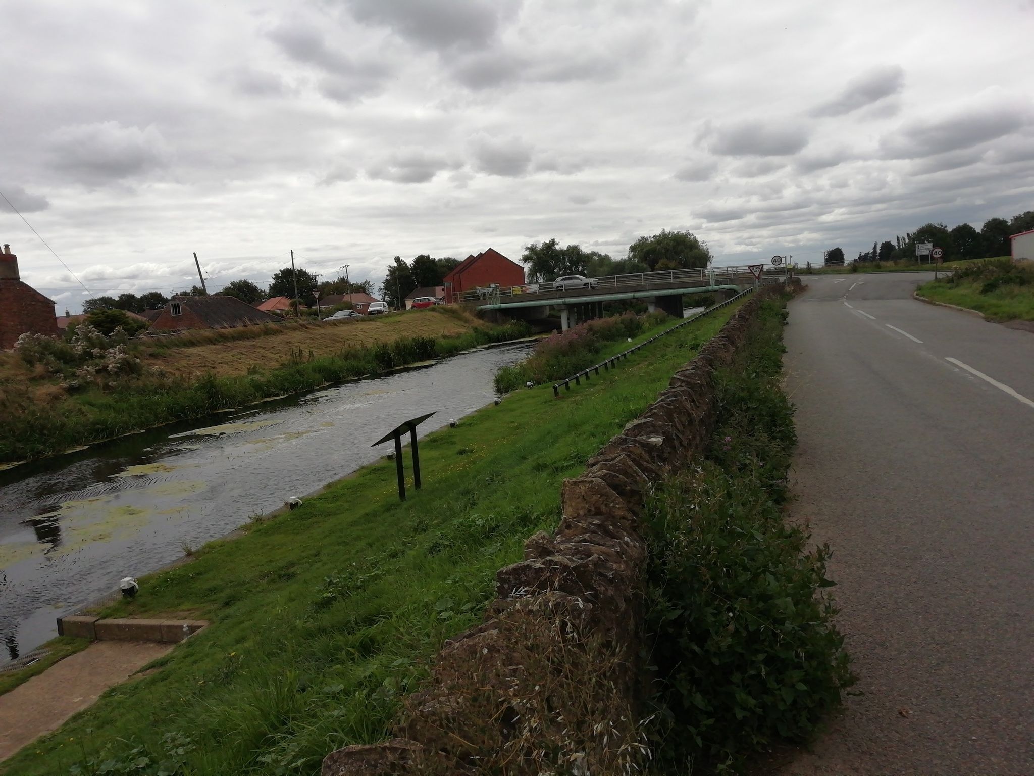 West Pinchbeck bridge crossing to the other side