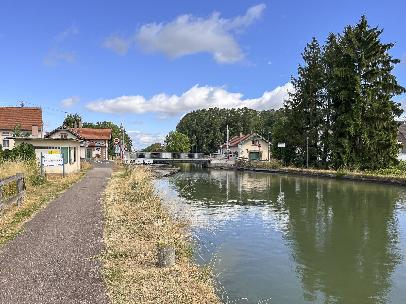 Es gab sogar eine Drehbrücke, über die der Weg führte!