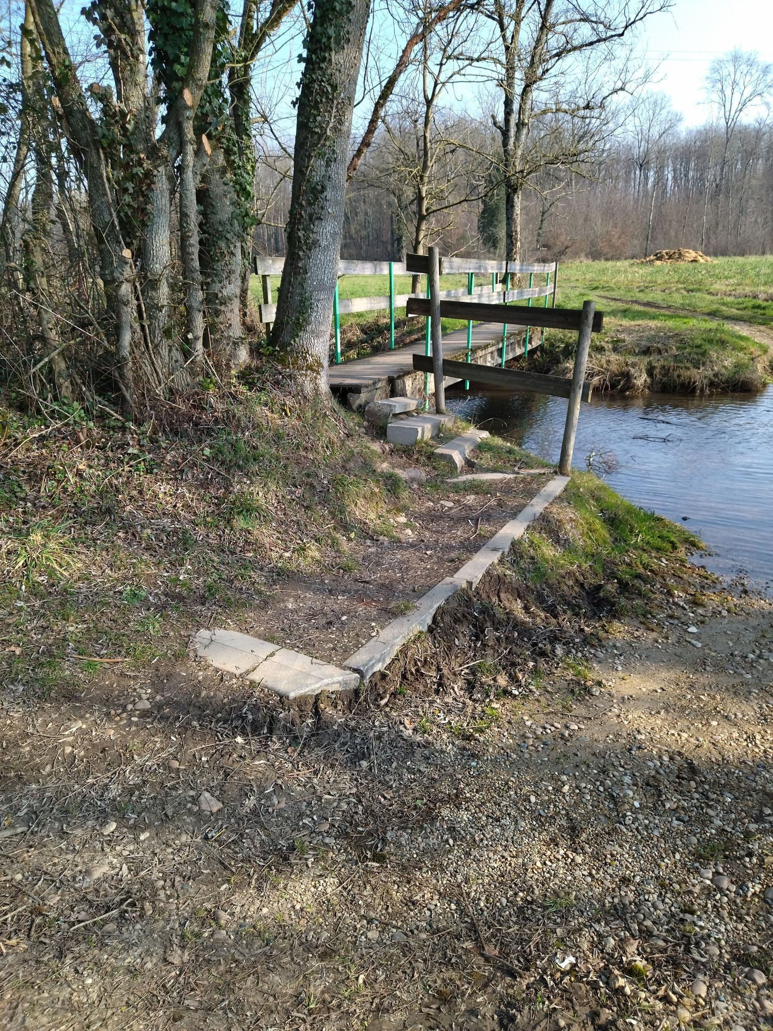 passerelle pour traverser la veyle