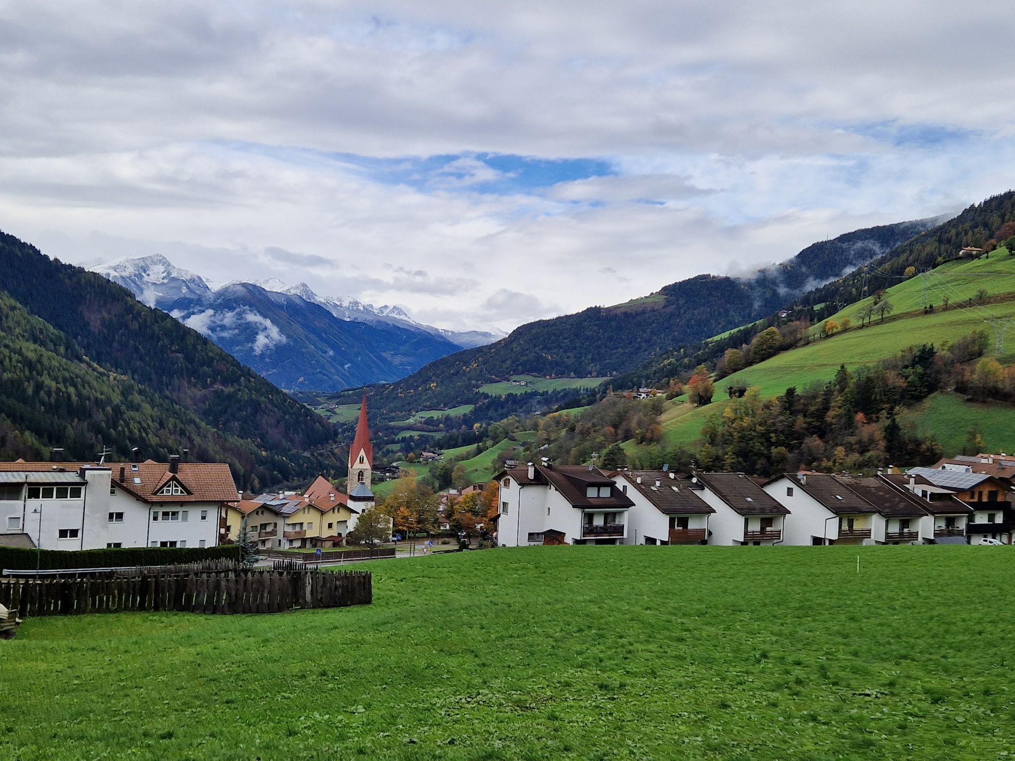 Lüsen mit Kirche