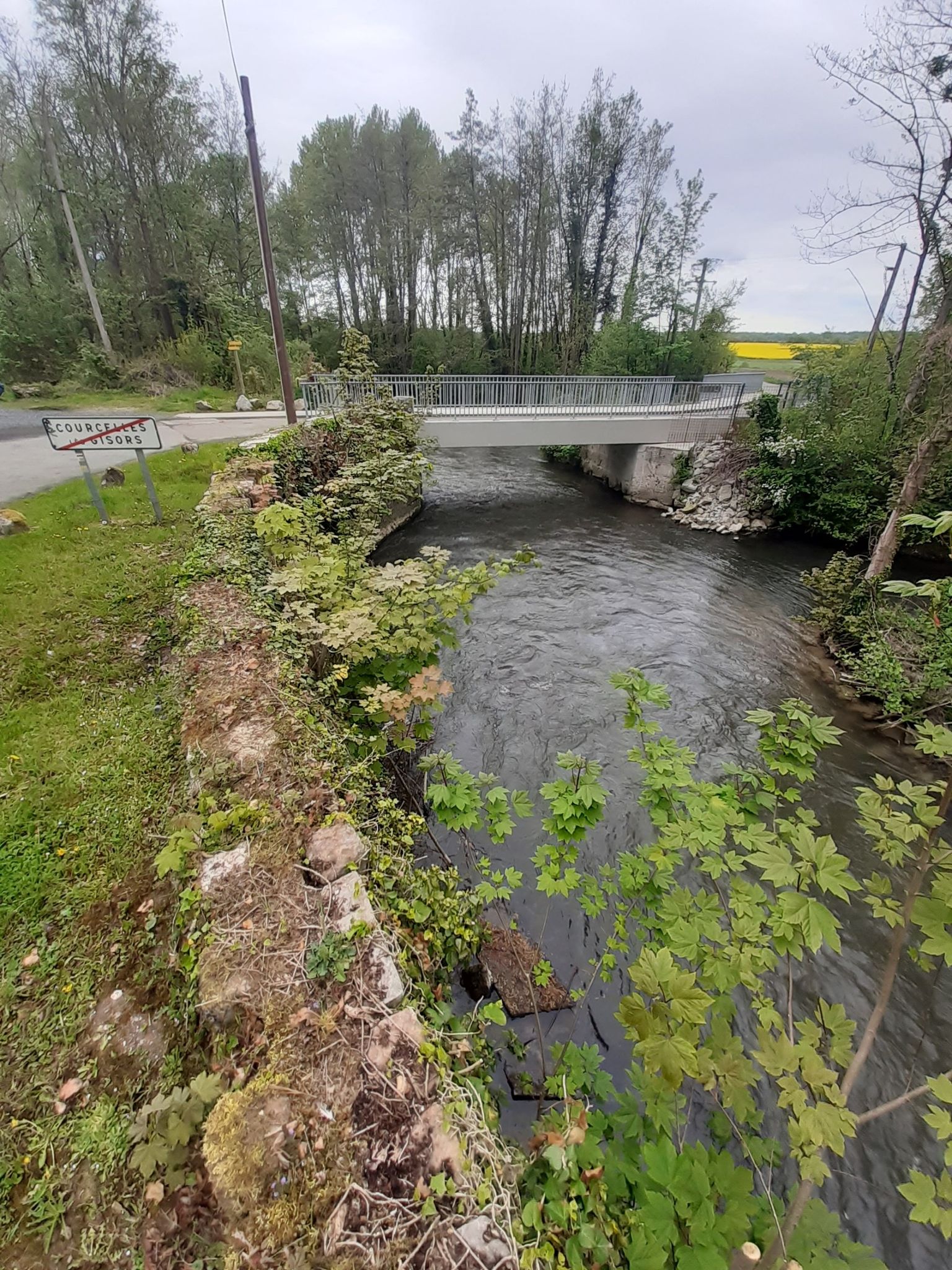 Epte, bras à ne pas prendre en kayak (seuil en amont et courant important)