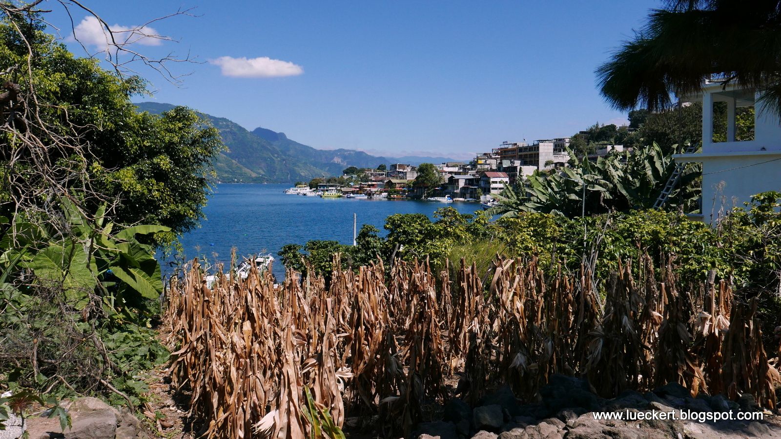 San Pedro La Laguna - Ausblick auf Atitlansee und die Stadt