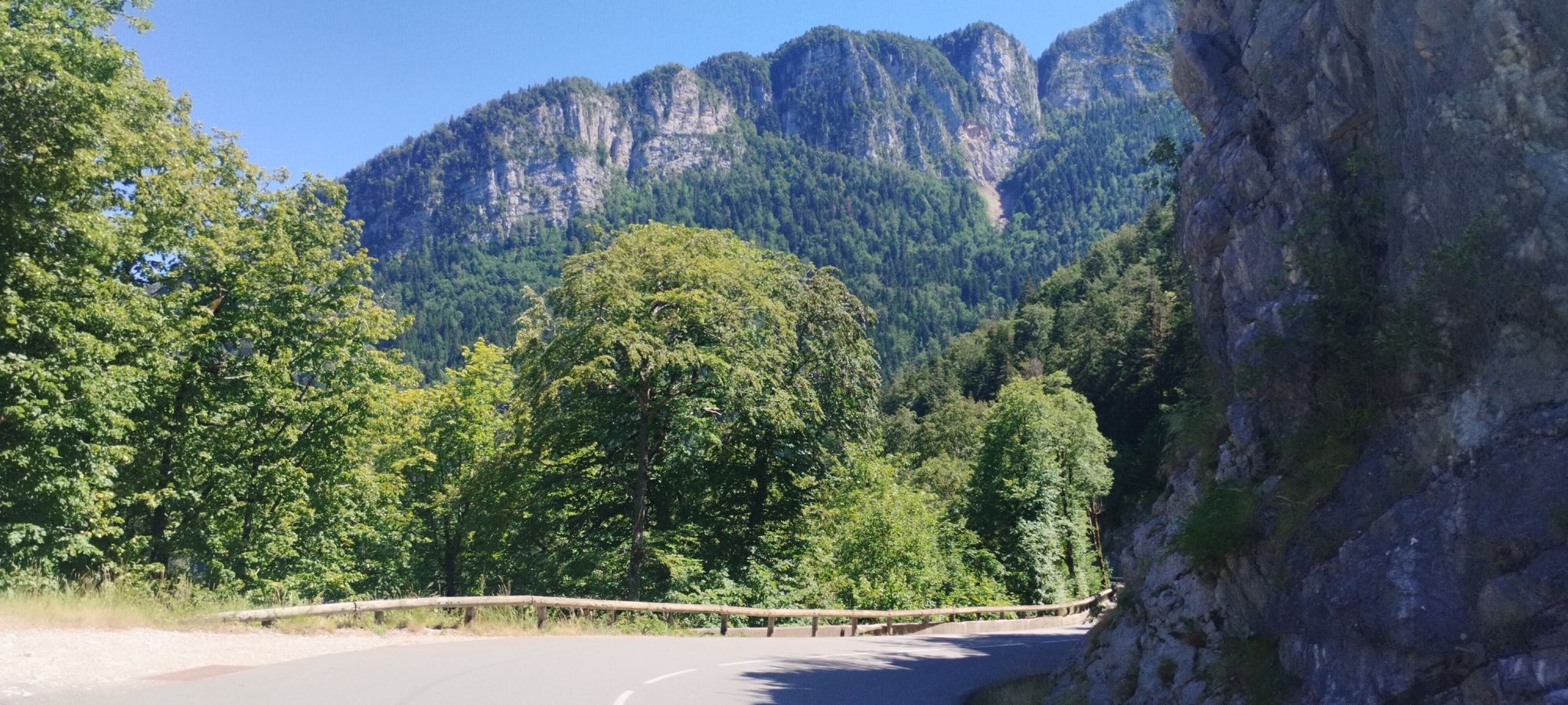 D520C, nach Entre-deux-Guiers entlang der Guiers Vif