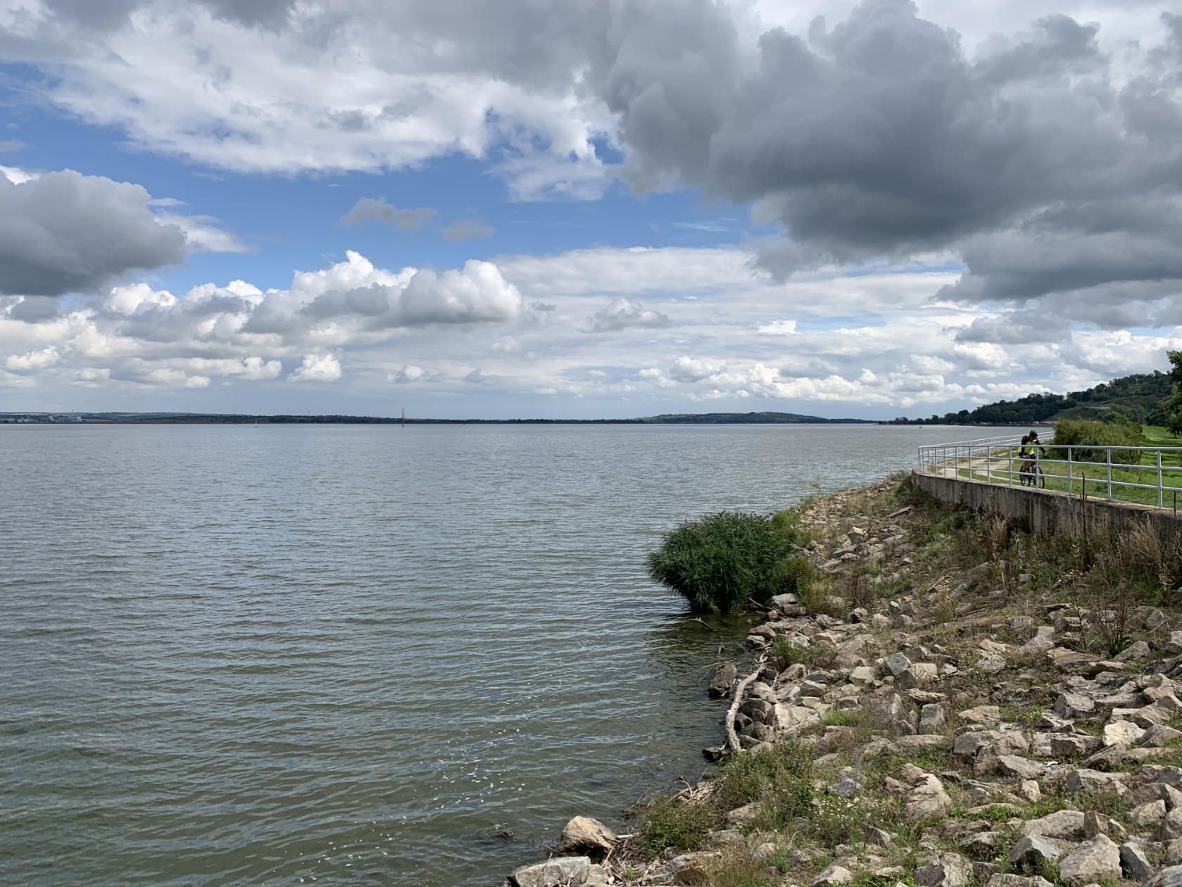 Am Ufer entlang, ...