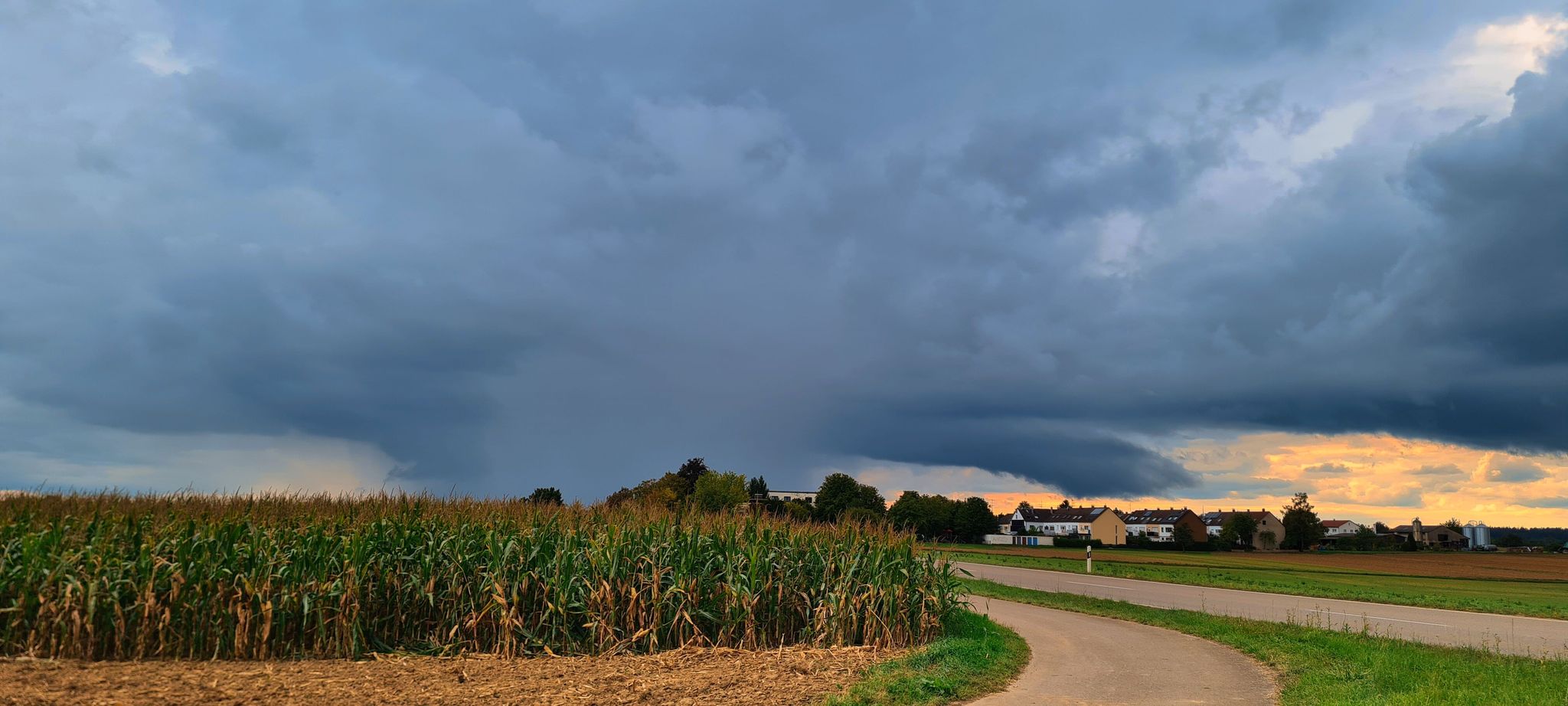 Da zieht was herauf... ⛈️🌩️
