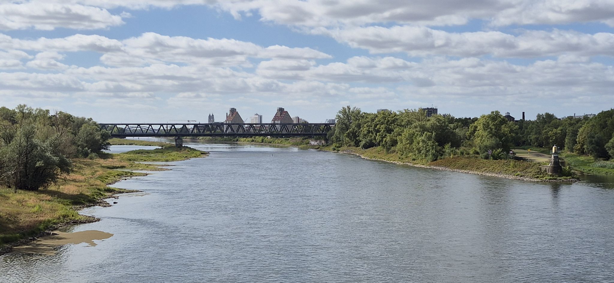 Die Elbe. Eine Diktatur hat sie überlebt, die bevorstehende wird sie auch schaffen!