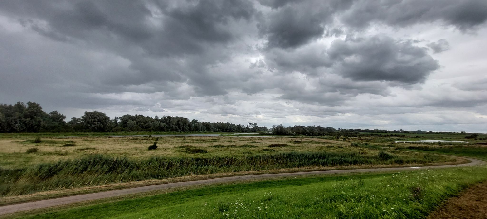 Mooie blik over de uiterwaarden