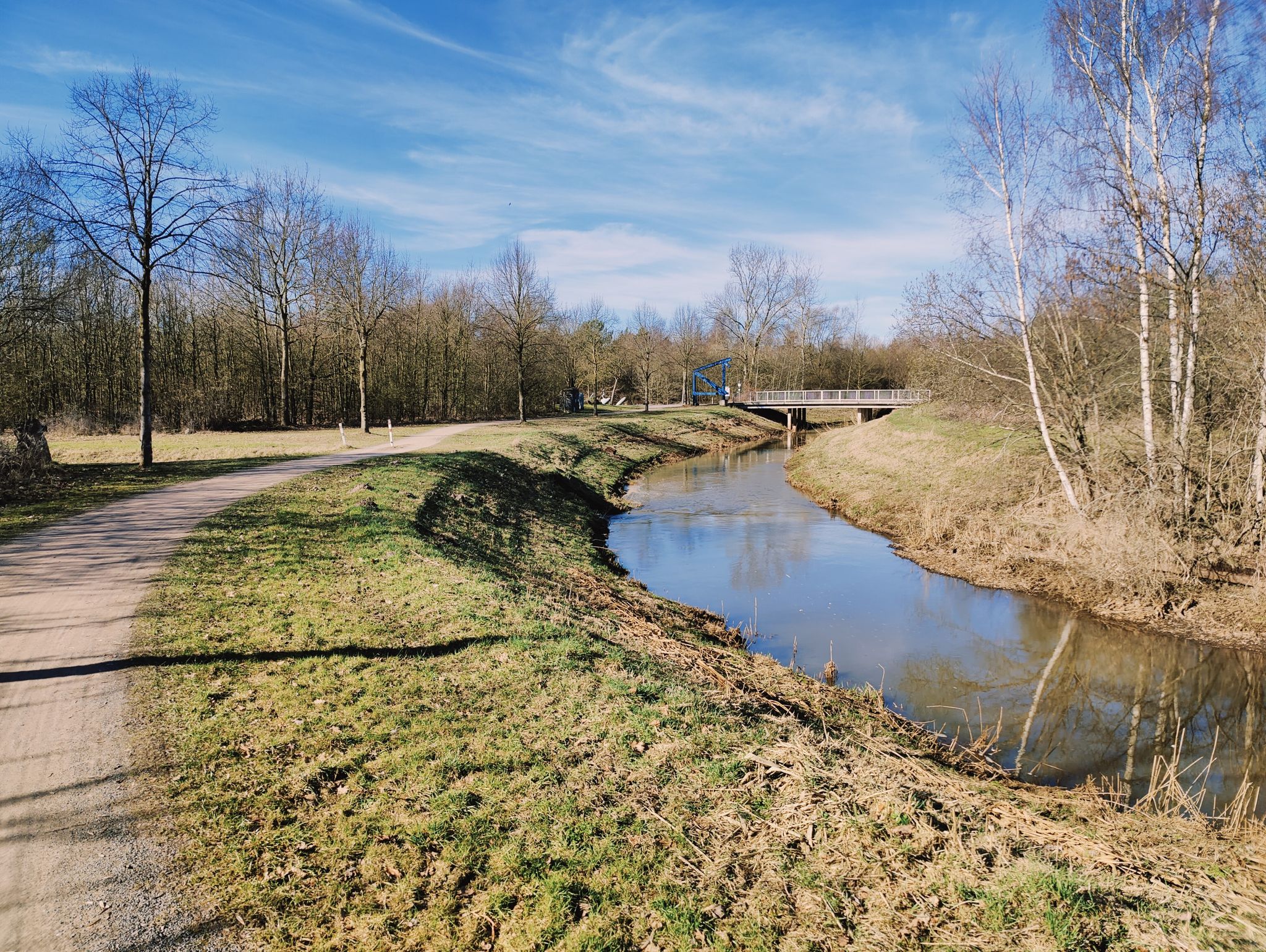 Schöner Weg entlang der Hörsteler Aa