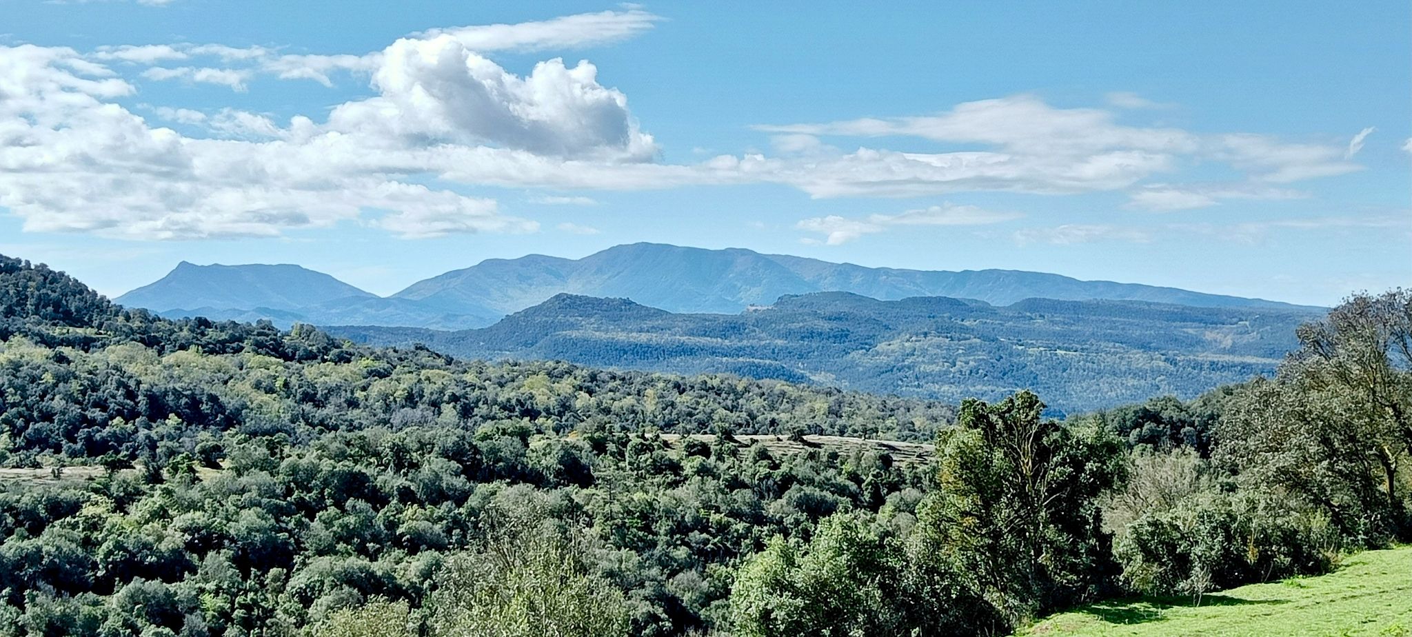 La serralada del Montseny des dels Mierons.