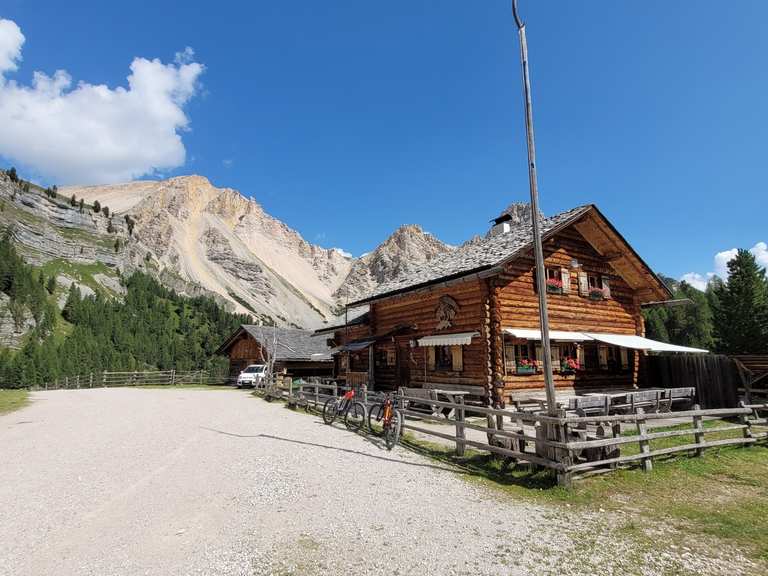 Rifugio Pederü - Vallone di Fanes - Rifugio Lavarella - Lago di Limo ...
