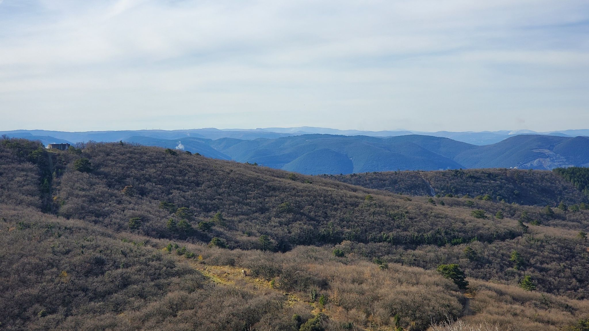 Vue sur la reserve DFCI , et la fumerolle de Cruas