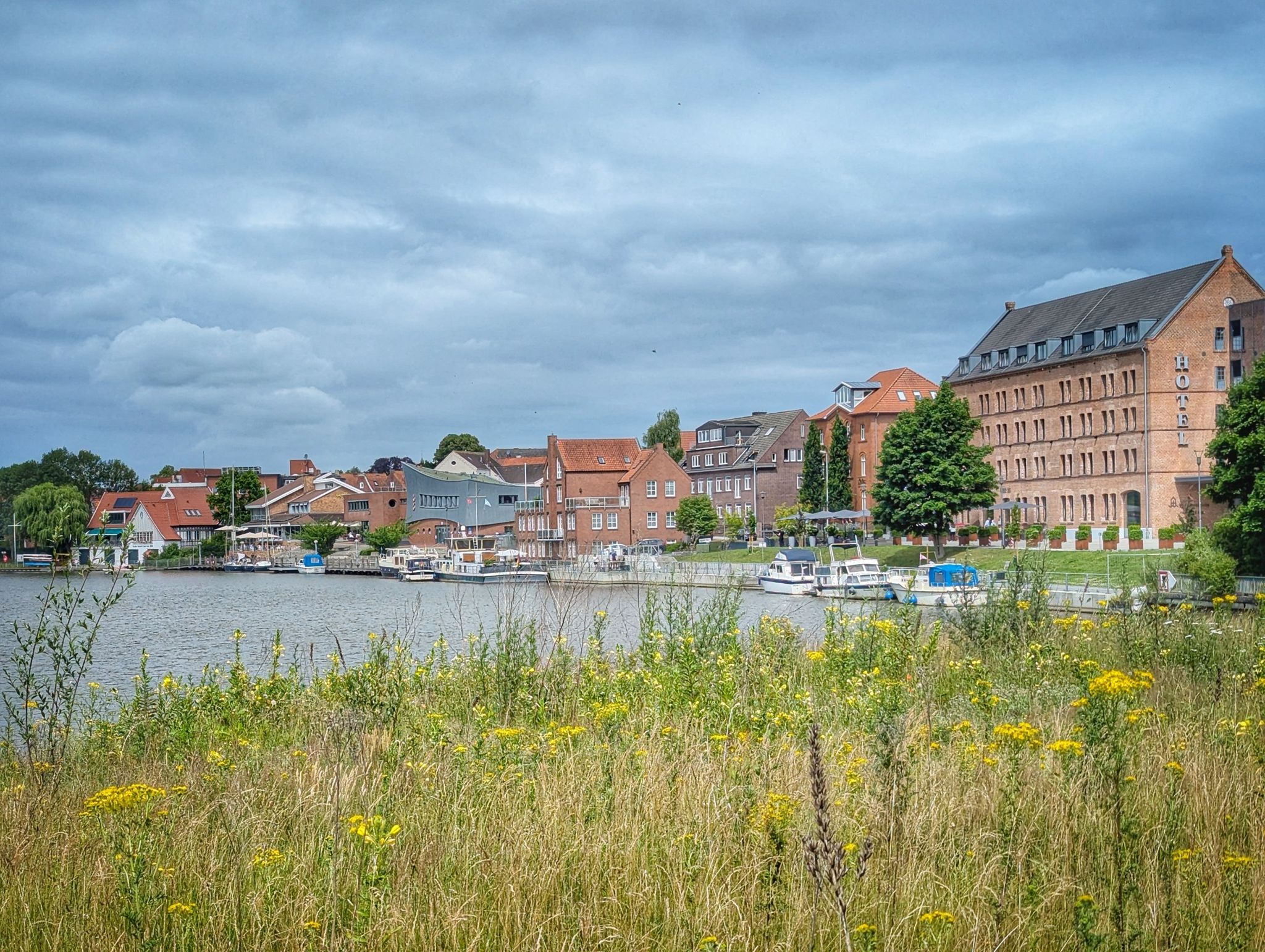 Hafenpromenade von Leer