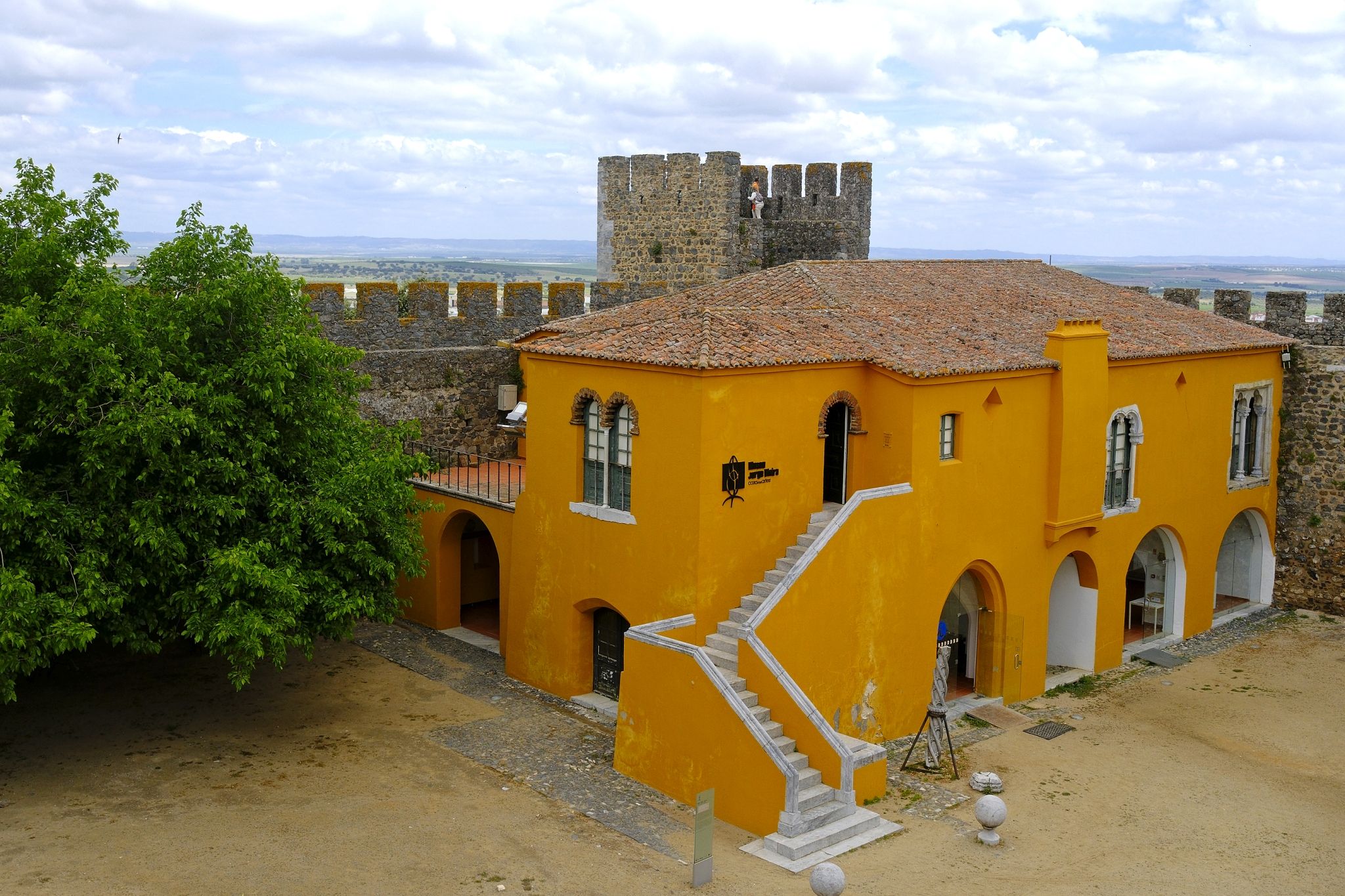 Castelo de Beja, Casa do Governador mit Museum Jorge Vieira