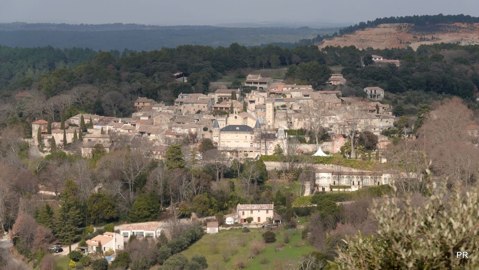 Vue sur St-Victor-des-Oules