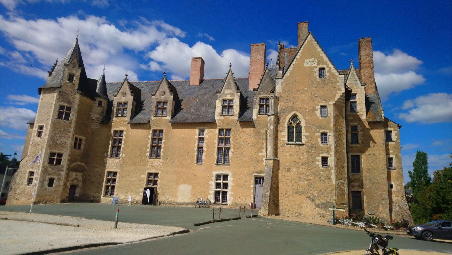 Chateau Baugé 