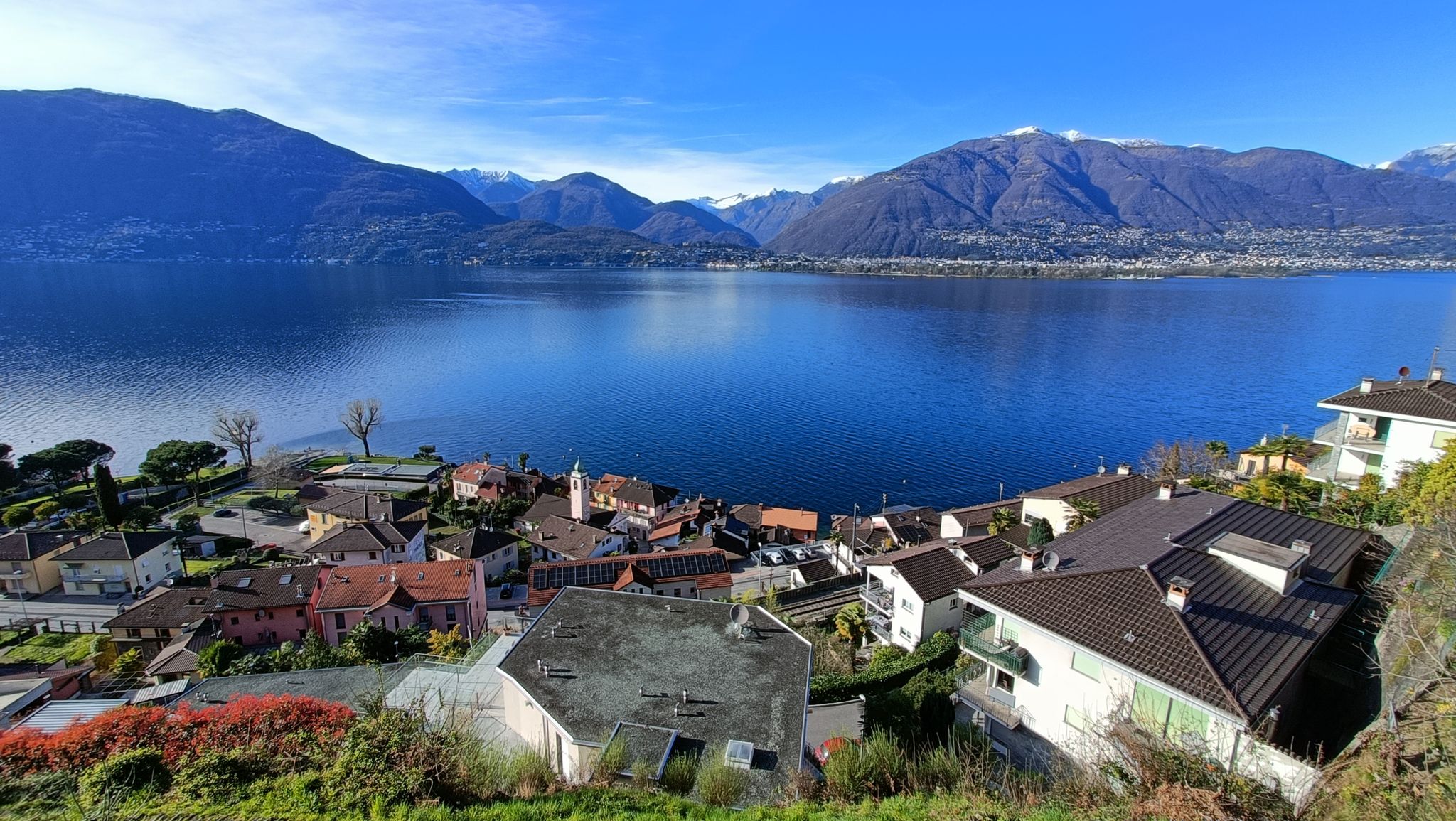 Splendida vista sul lago Maggiore da sopra Gera.