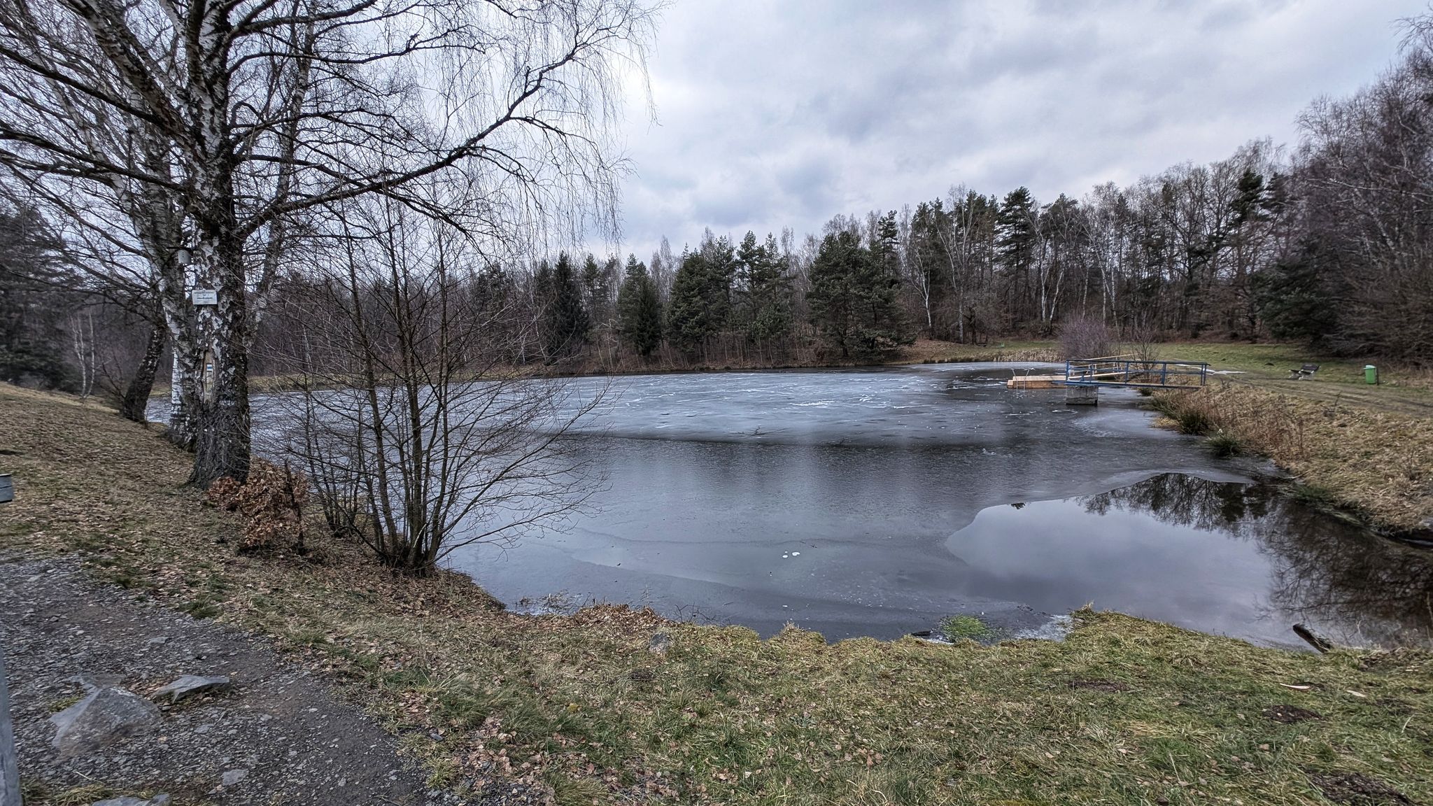 ein richtiges Freibad, aber für uns ein bisschen zu früh🥶