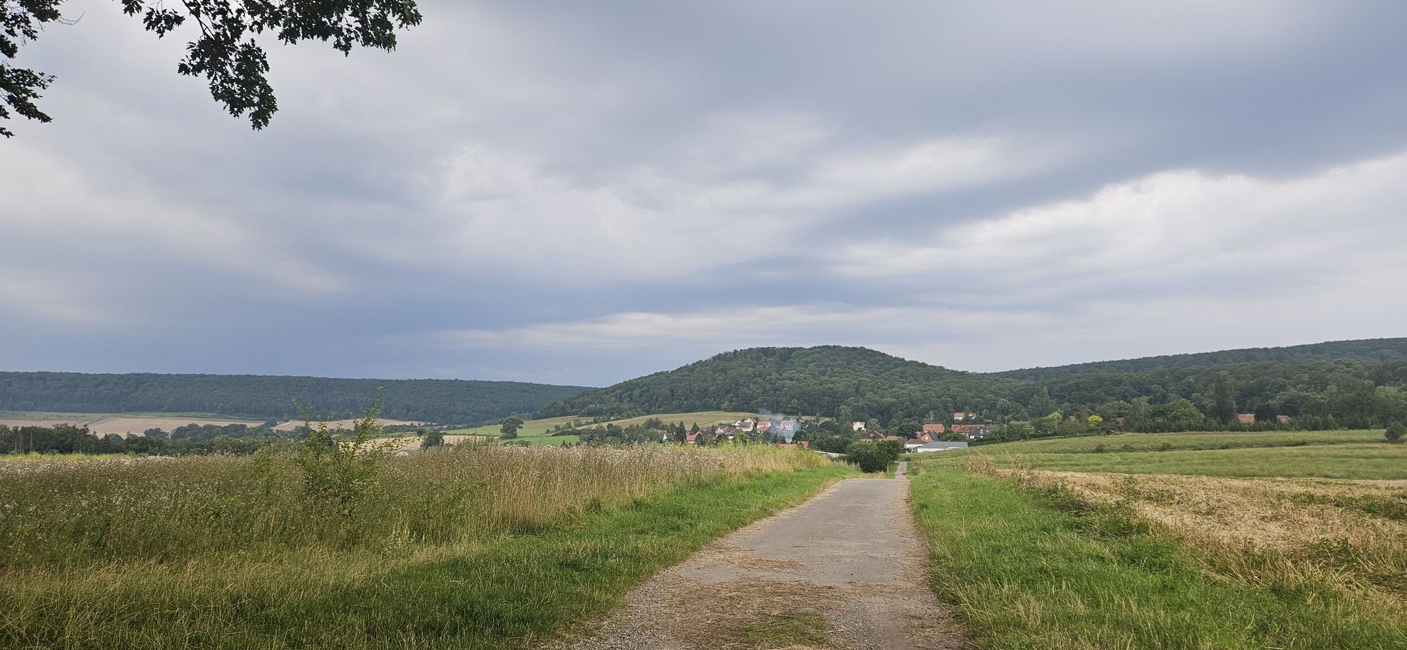 Gewitter und Regen zieht an.