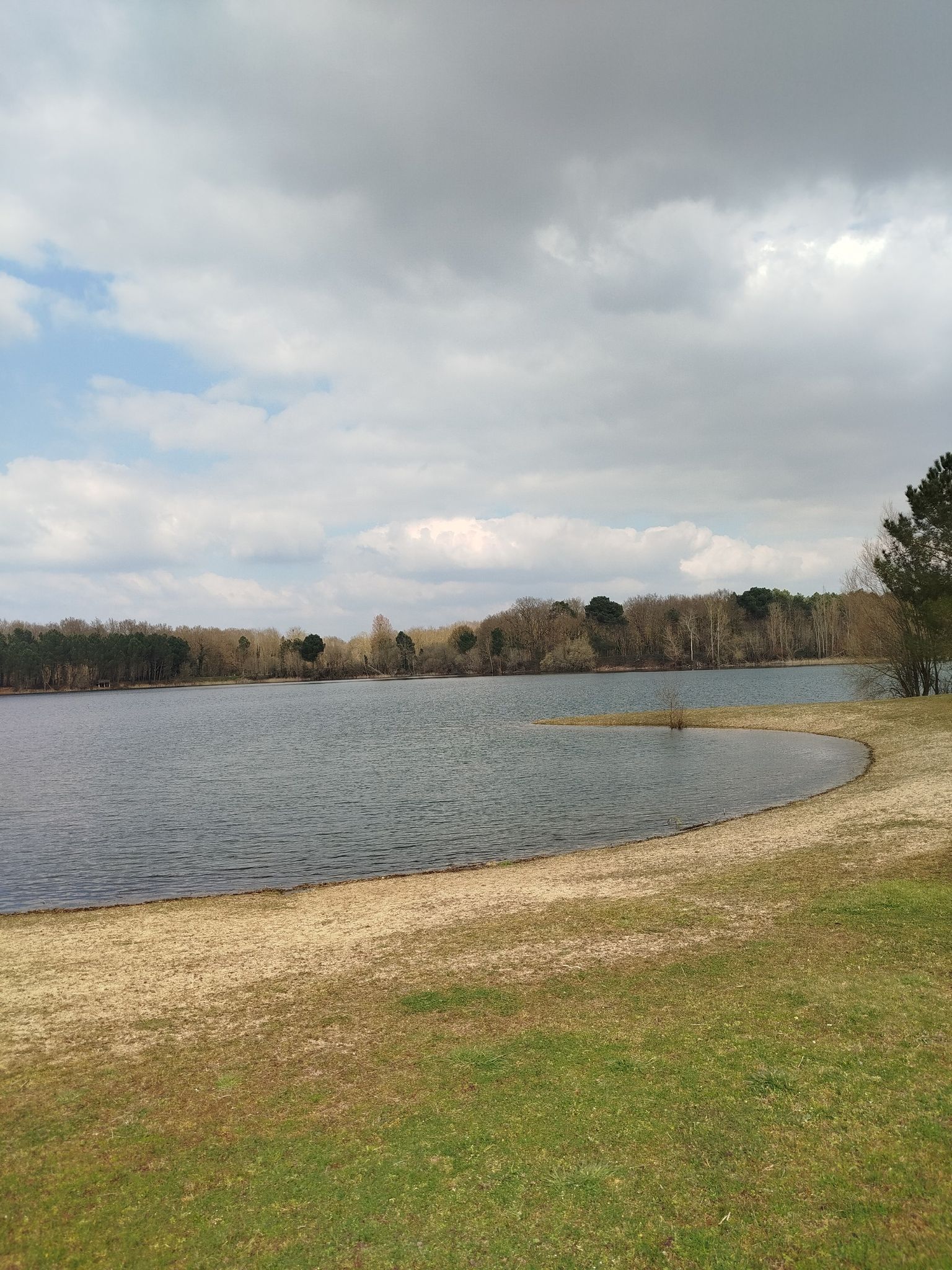 plan d'eau des monteaux. Vivy