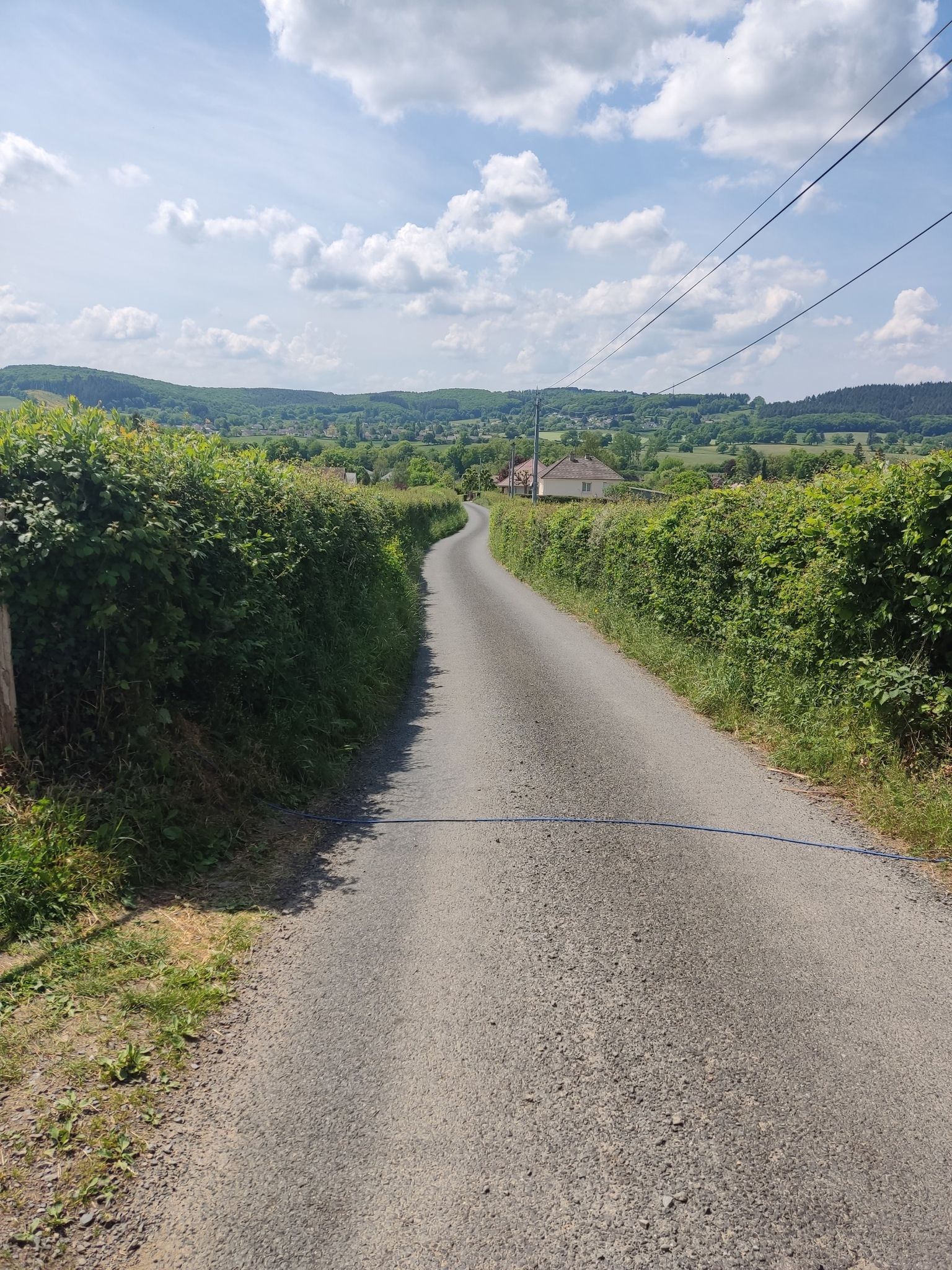 Ein ordentlich steiler Weg, aber schöne Aussicht in wunderbare Landschaft