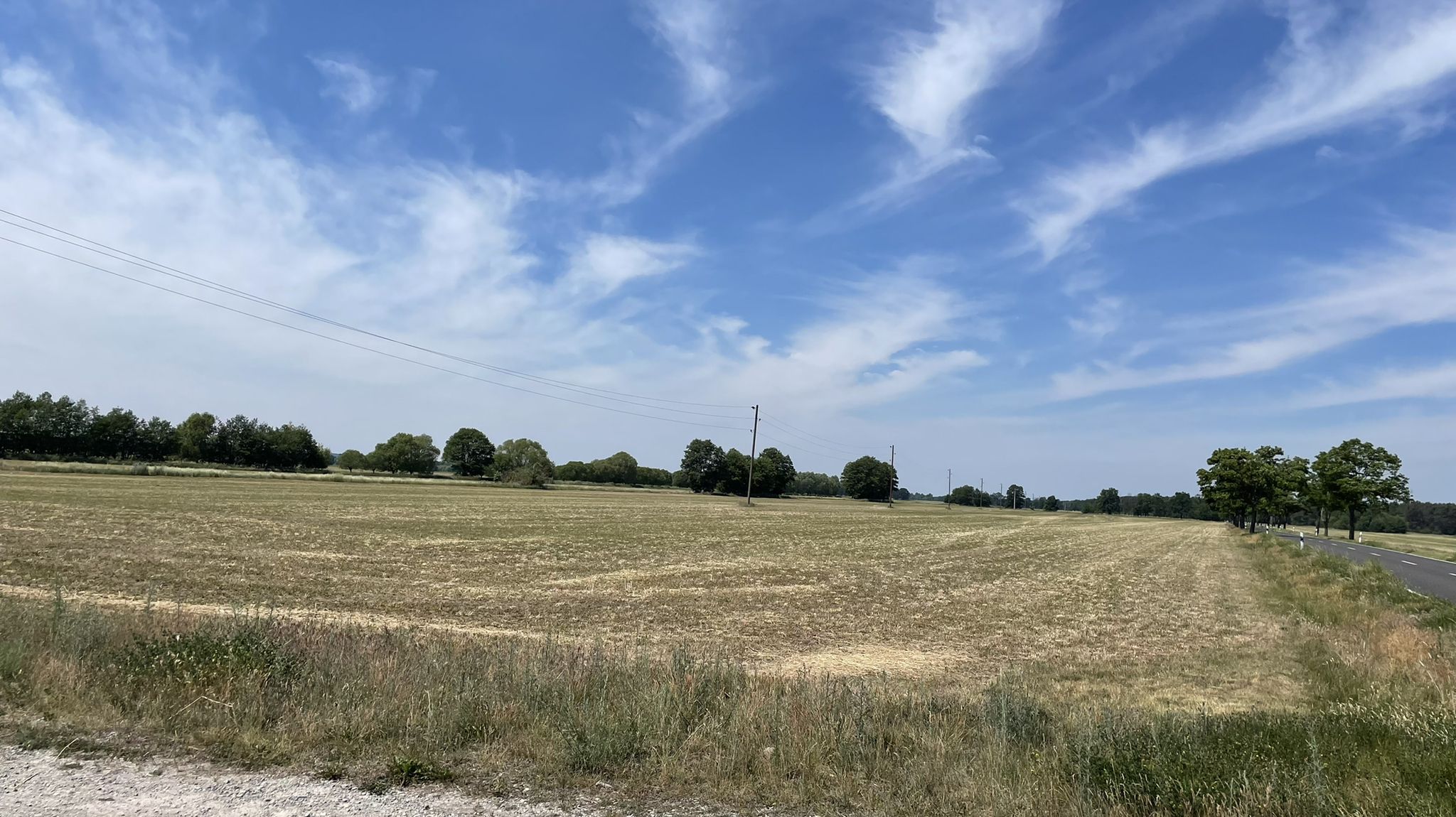 Weites plattes Land, aber trocken, total trocken