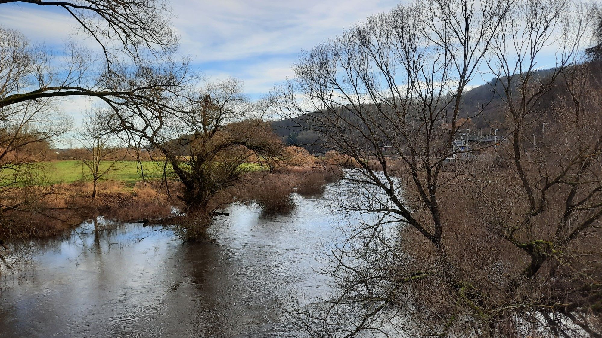 Lahn führt gut Wasser