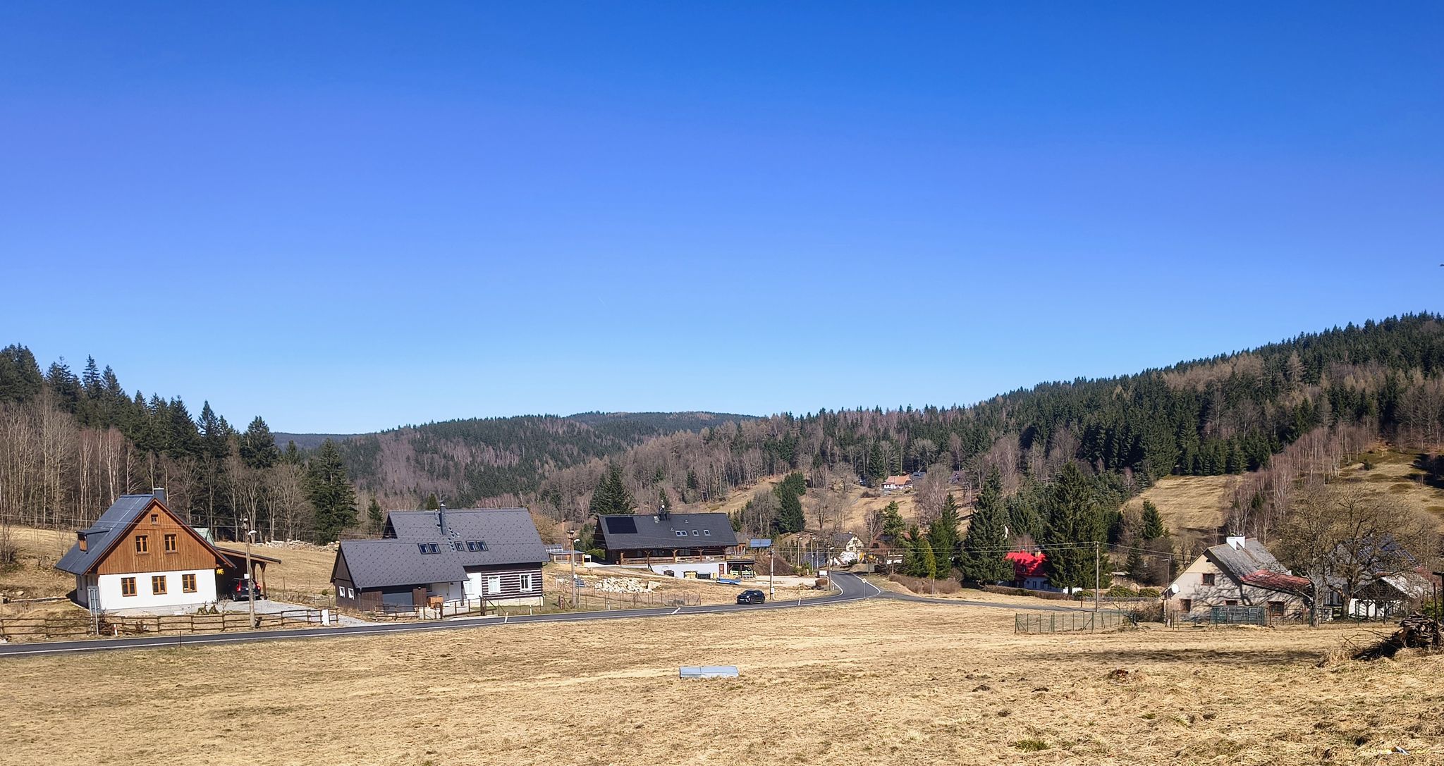 schöne Landschaft Tal bei der Siedlung Rudolfov