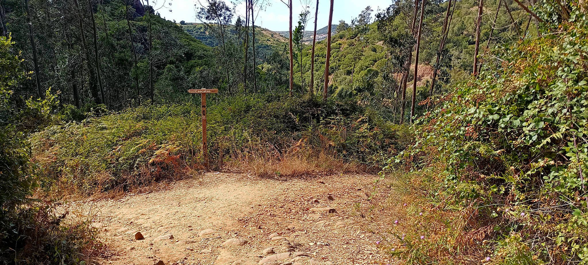 Acesso á Castata de Anços