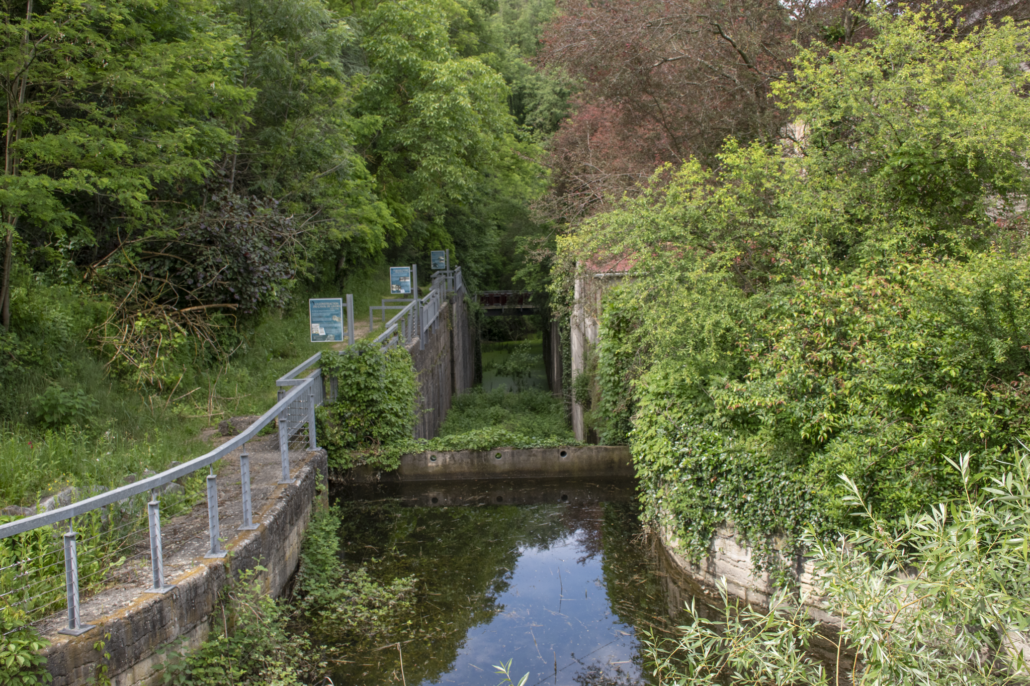 Site de la Roche Percée, ancien canal de Givors à Rive-de-Gier