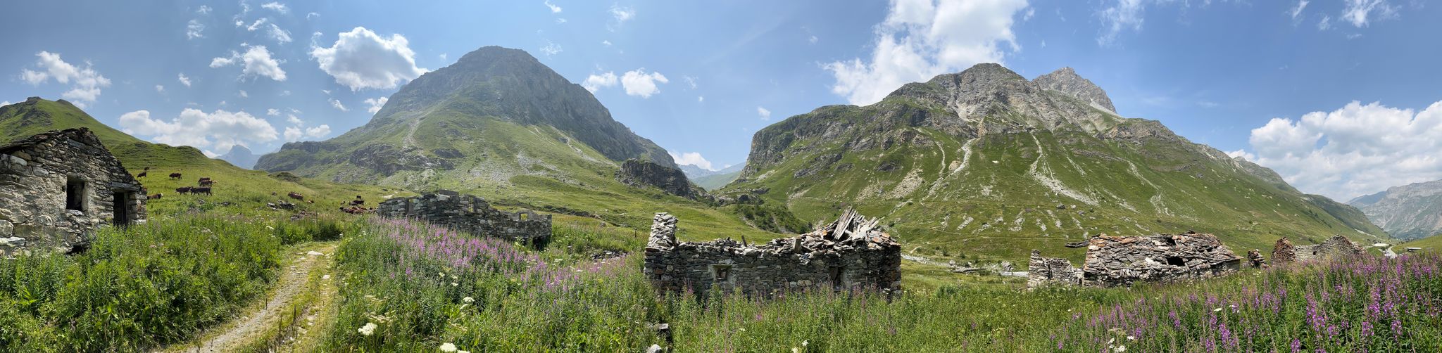 Le Manchet ruins