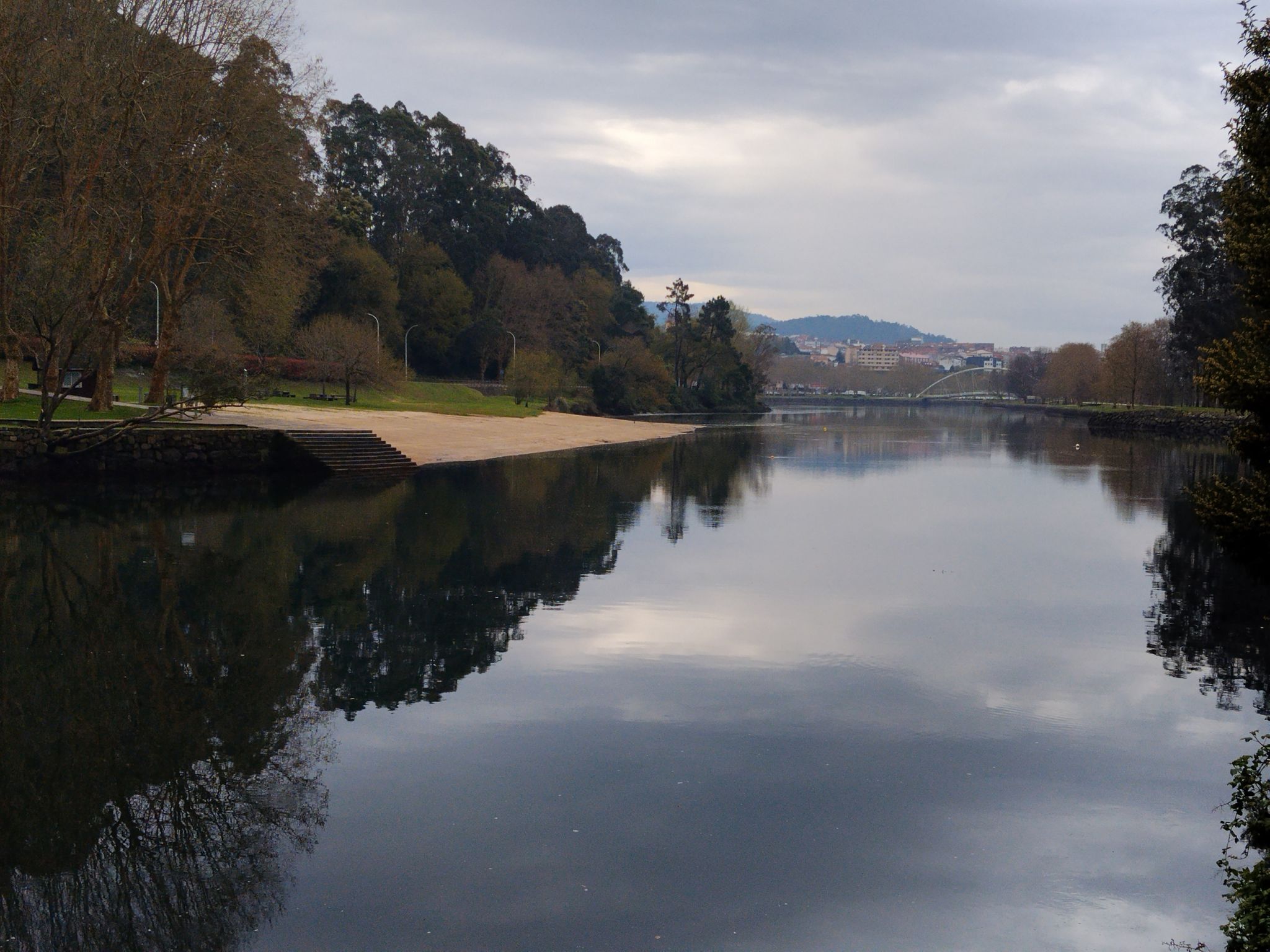 Pontevedra al fondo