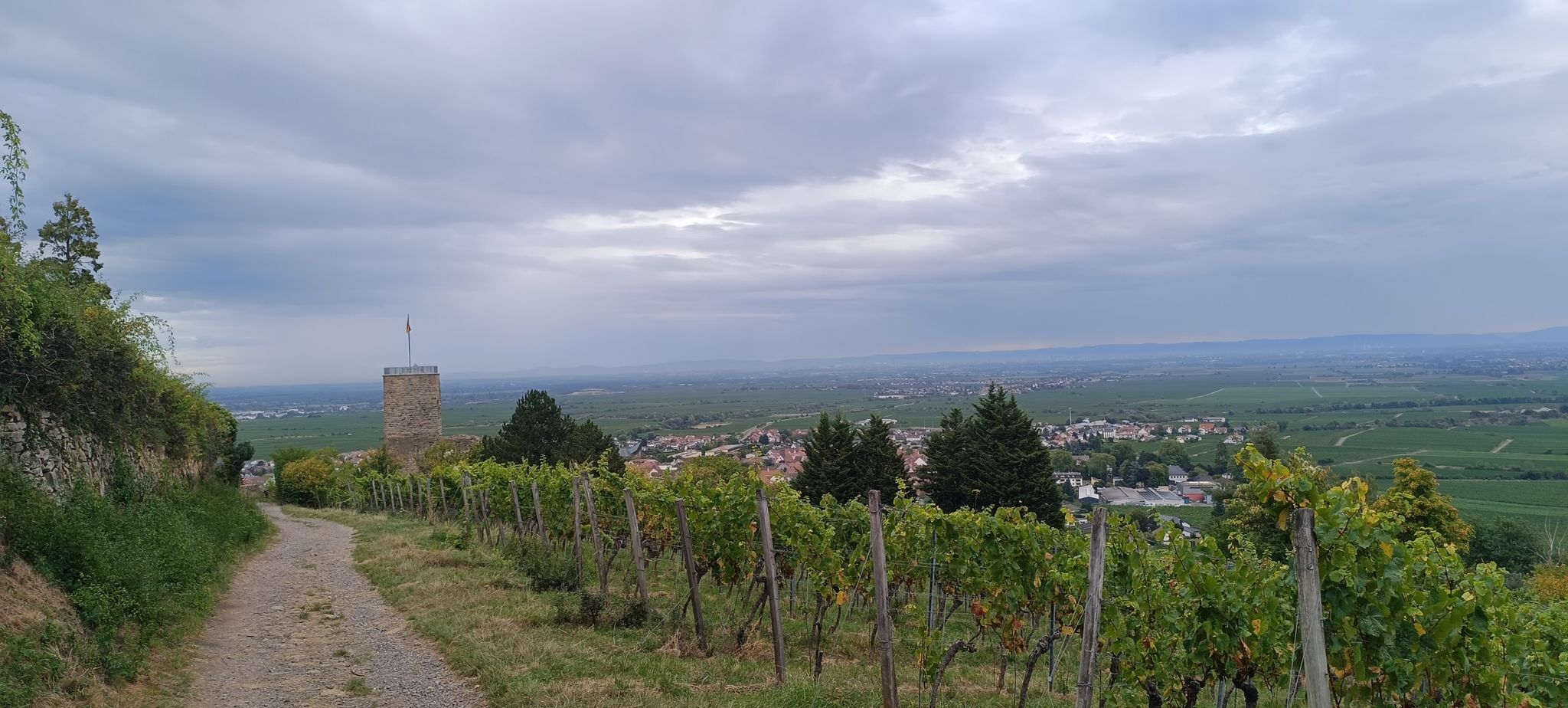 die Burg kommt näher