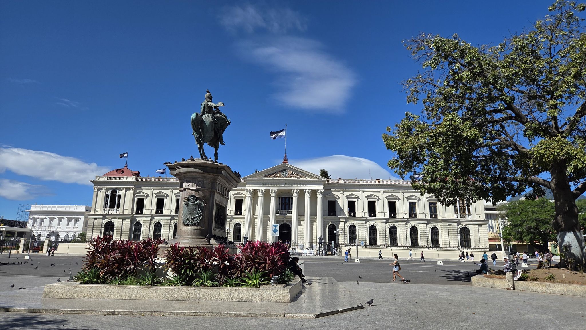 Plaza Central mit dem Nationalpalast